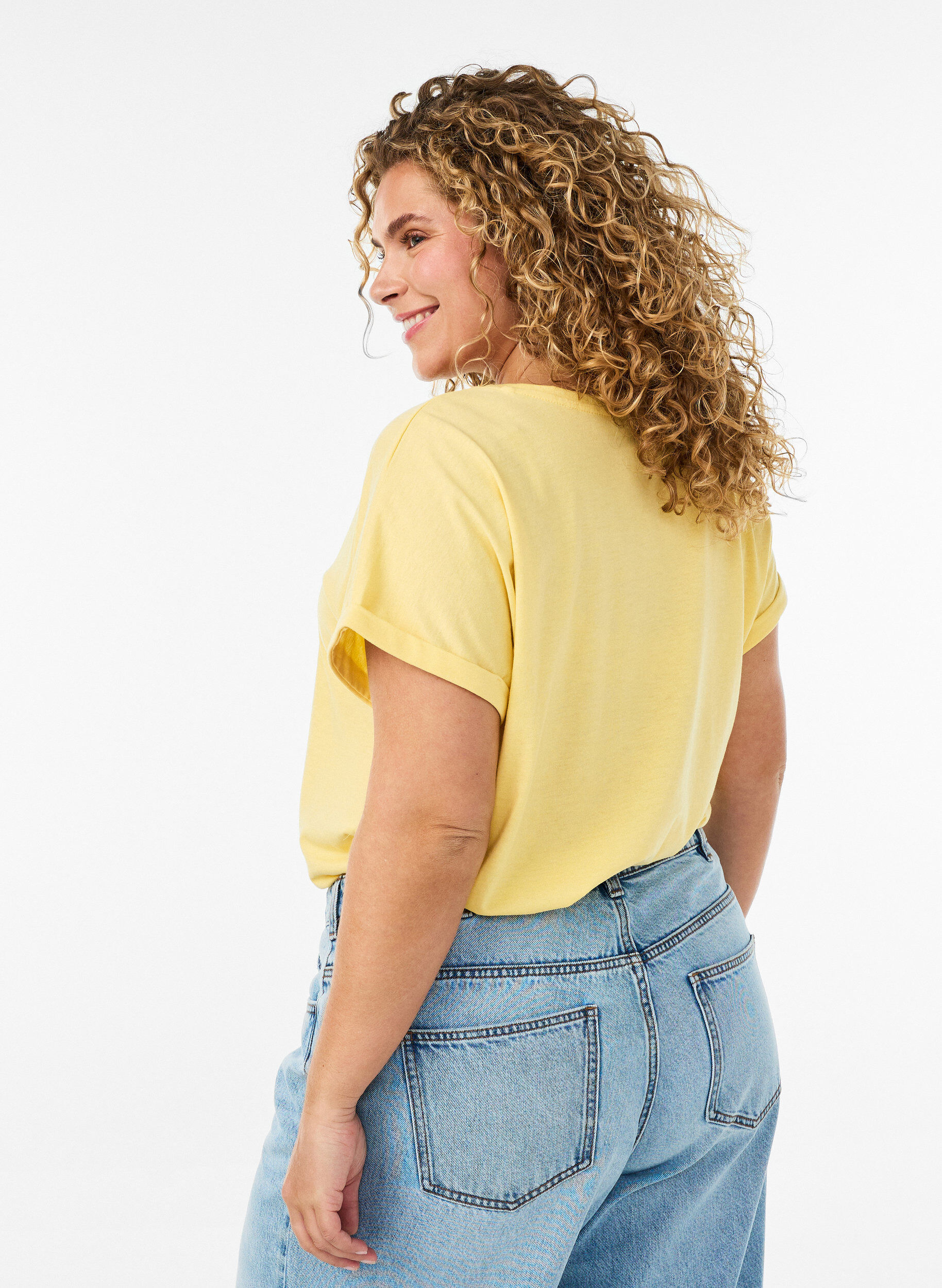 ZizziKurz&auml;rmeliges T-Shirt aus einer Baumwollmischung, Gelb, Model image number 2