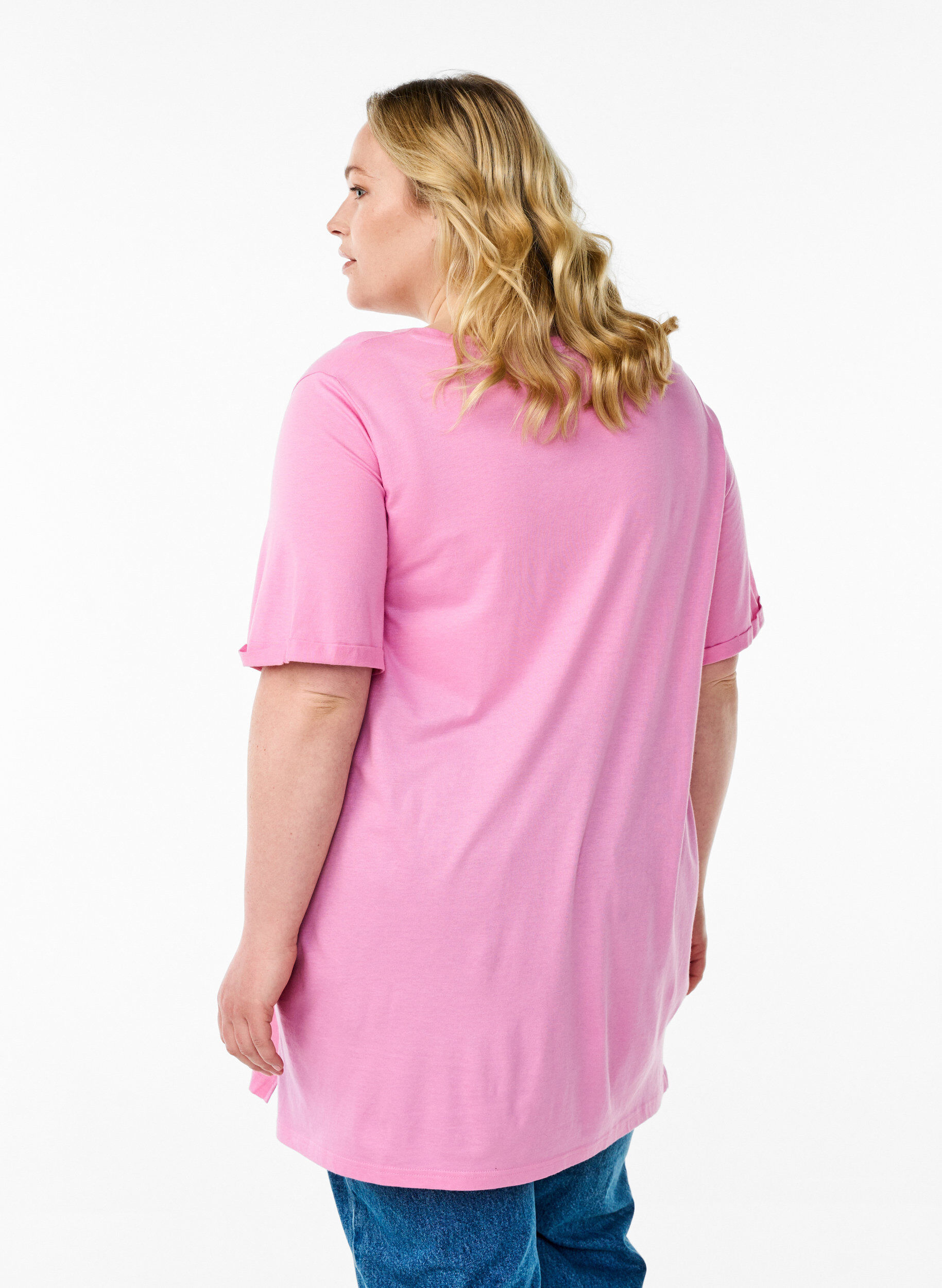 ZizziEinfarbiges Oversize T-Shirt mit V-Ausschnitt, Pink, Model image number 2