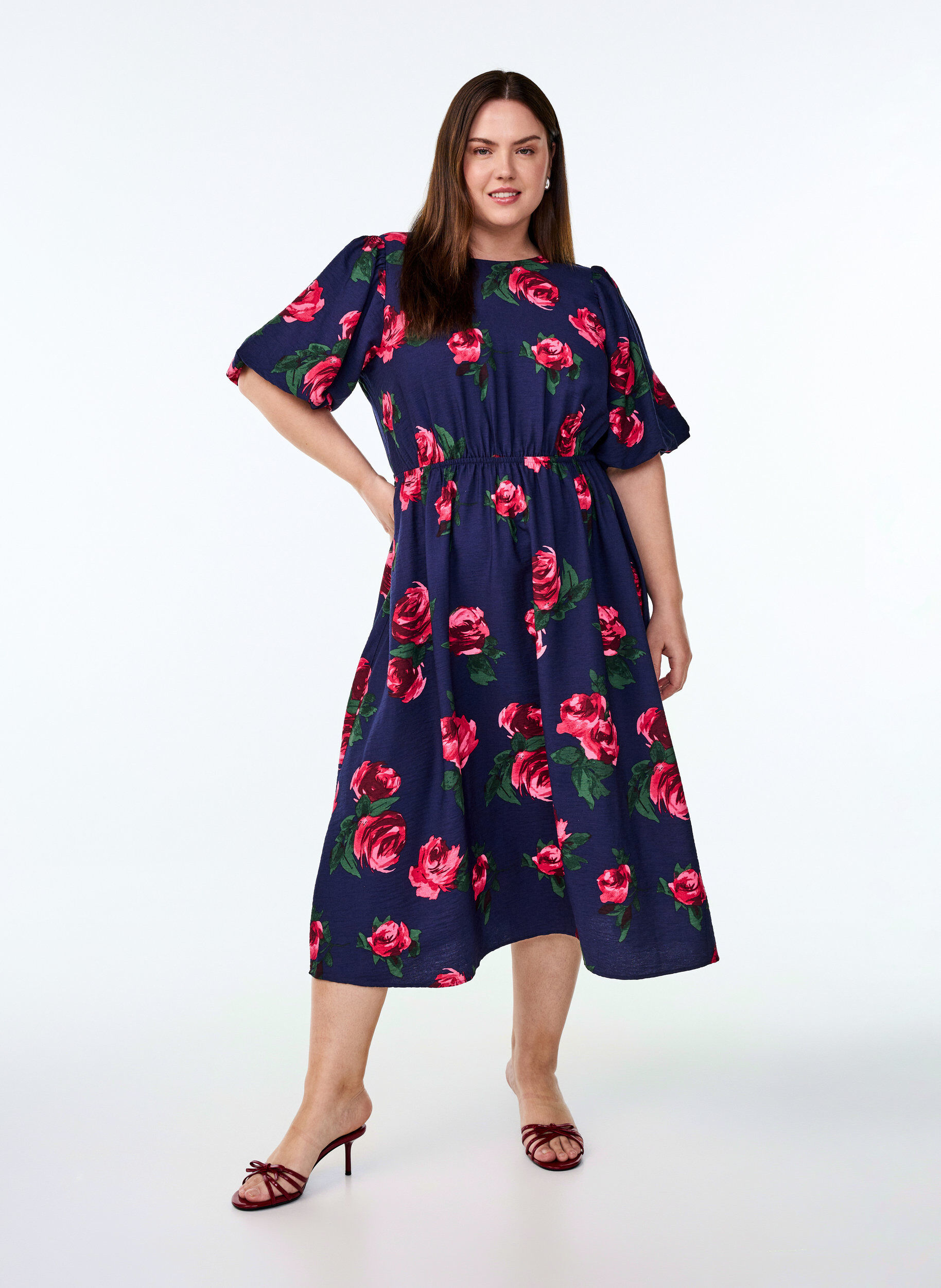 ZizziMidikleid mit Rosenprint und kurzen Ballon&auml;rmeln, Blau, Model image number 1