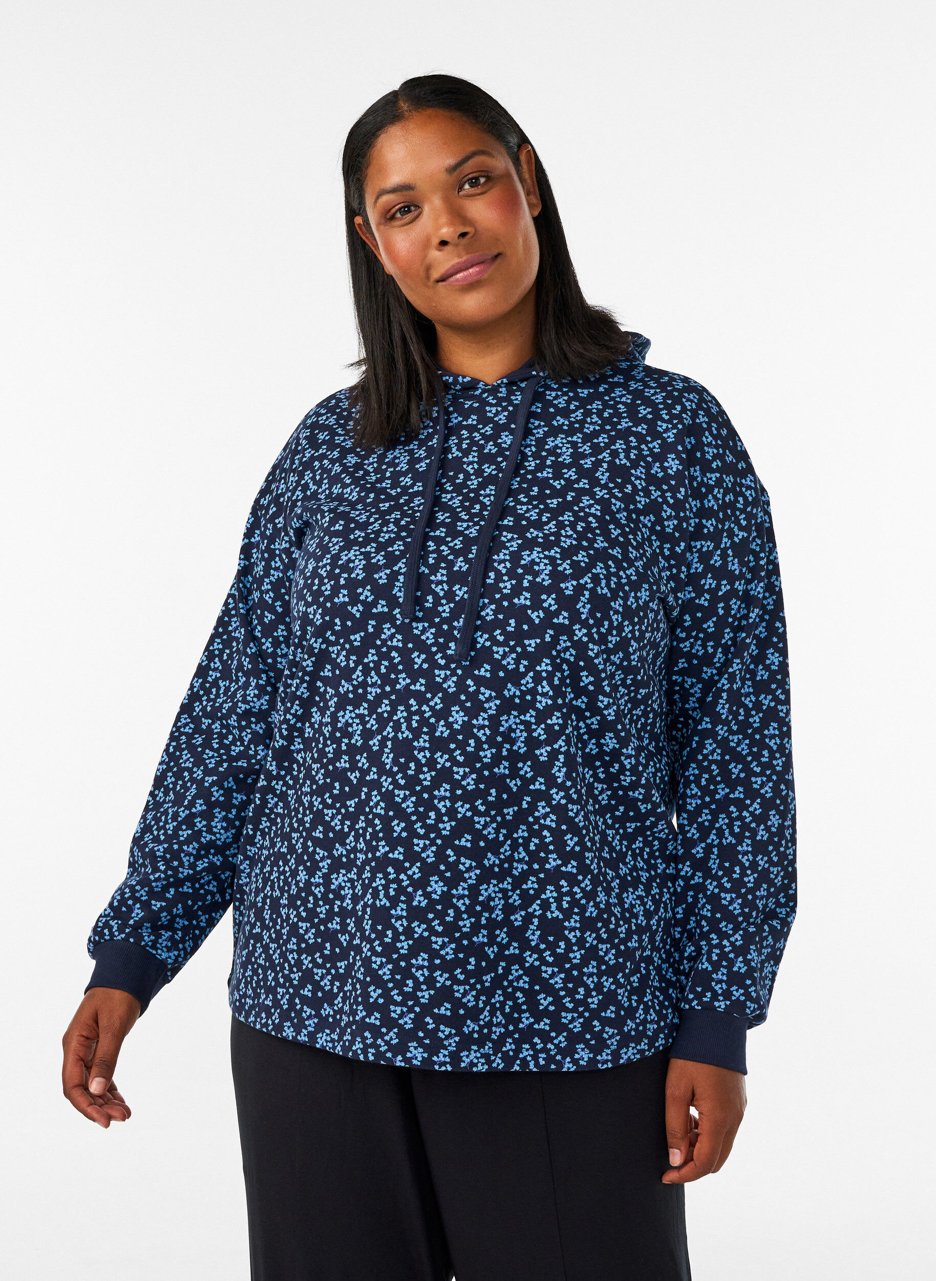 ZizziHoodie mit All-over-Print, Blau, Model image number 0