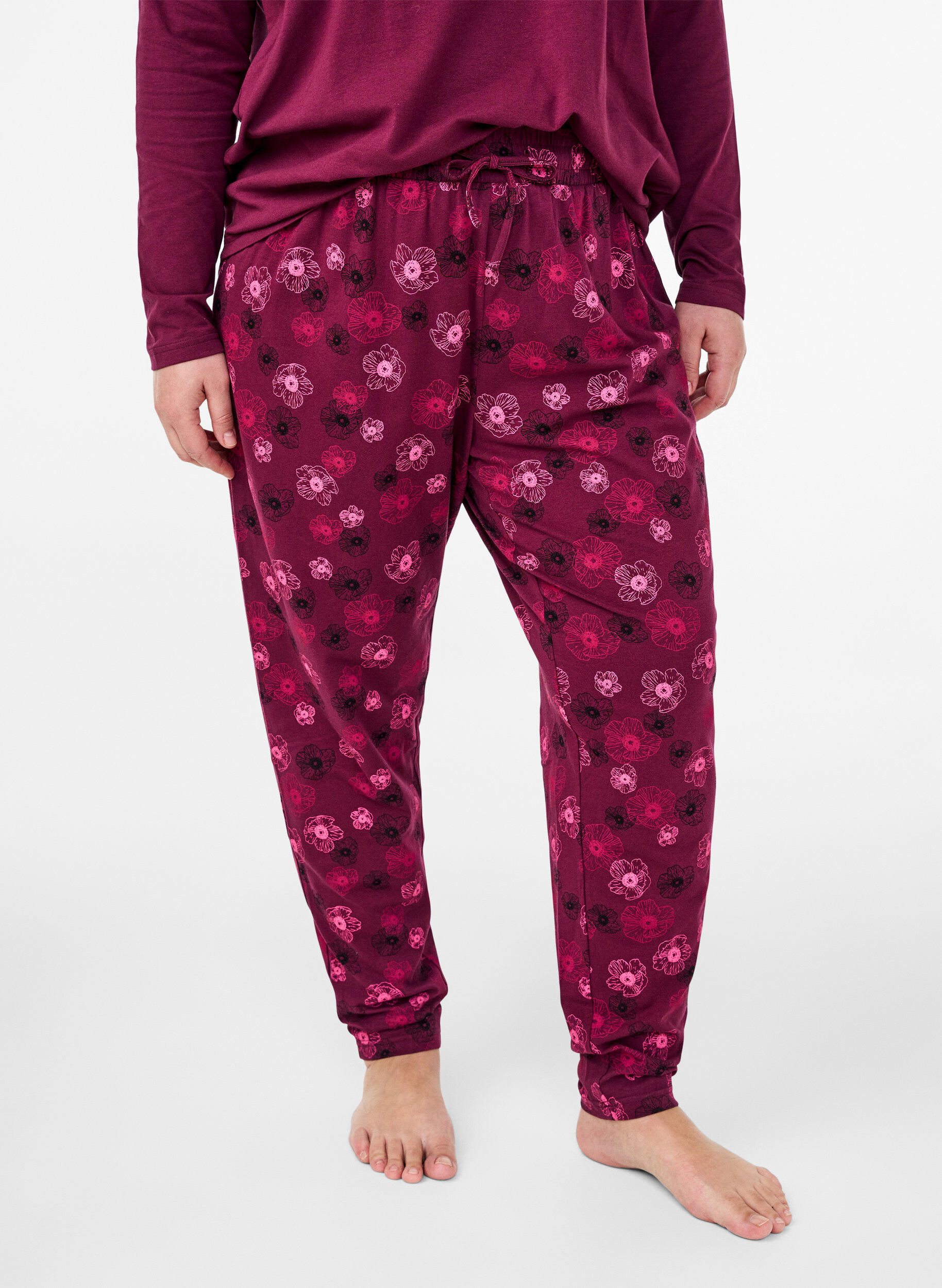ZizziCotton Pyjamas Hose mit Druck, Dunkles Bordeaux, Model image number 2