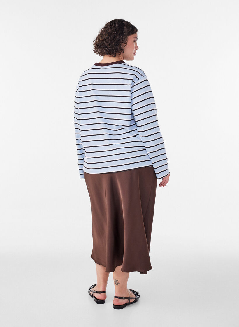 Basic T-Shirt mit langen &Auml;rmeln, Blau, Model image number 2