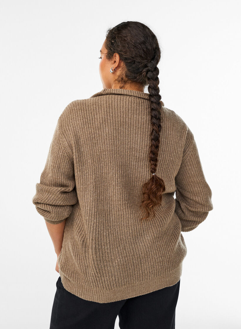 FLASH – Strickpullover mit hohem Kragen und Reißverschluss, Braun, Model image number 2