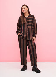 Kurz geschnittene Hose mit Streifen, Chestnut/B. Stripes, Model