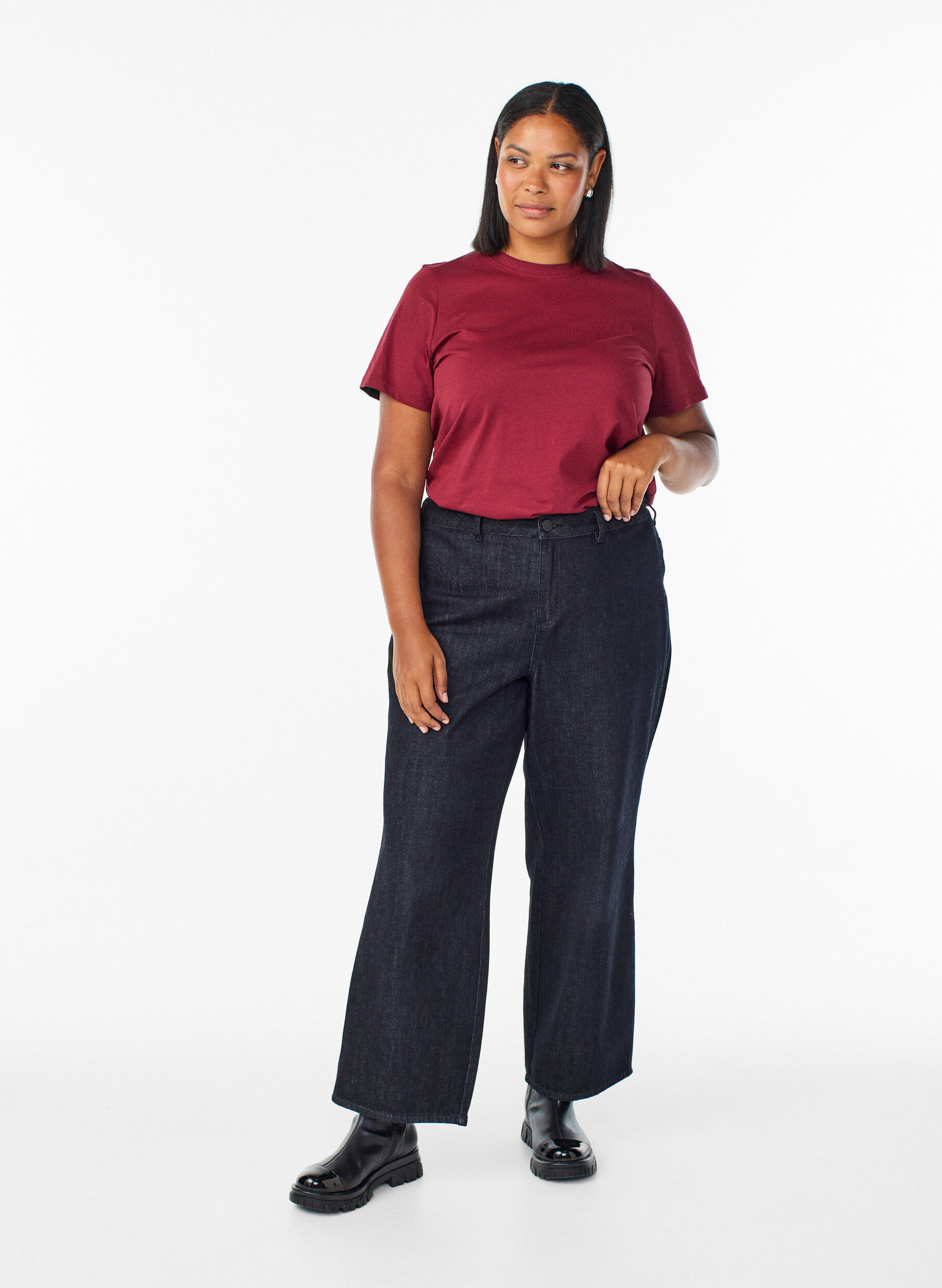 ZizziBasic-T-Shirt aus Baumwolle mit Rundhalsausschnitt, Dunkles Bordeaux, Model image number 1