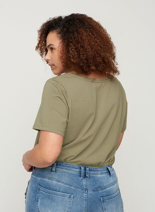 Basic T-Shirt, Deep Lichen Green, Model image number 1