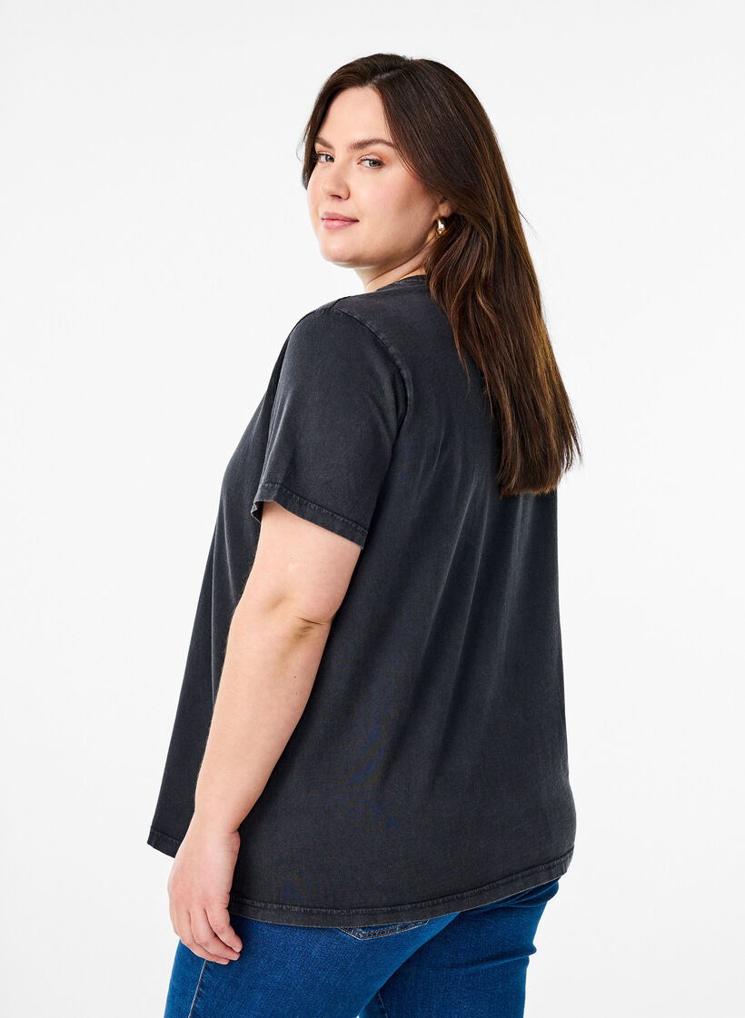 T-Shirt aus Bio-Baumwolle mit coolem Print, Grau, Model image number 2