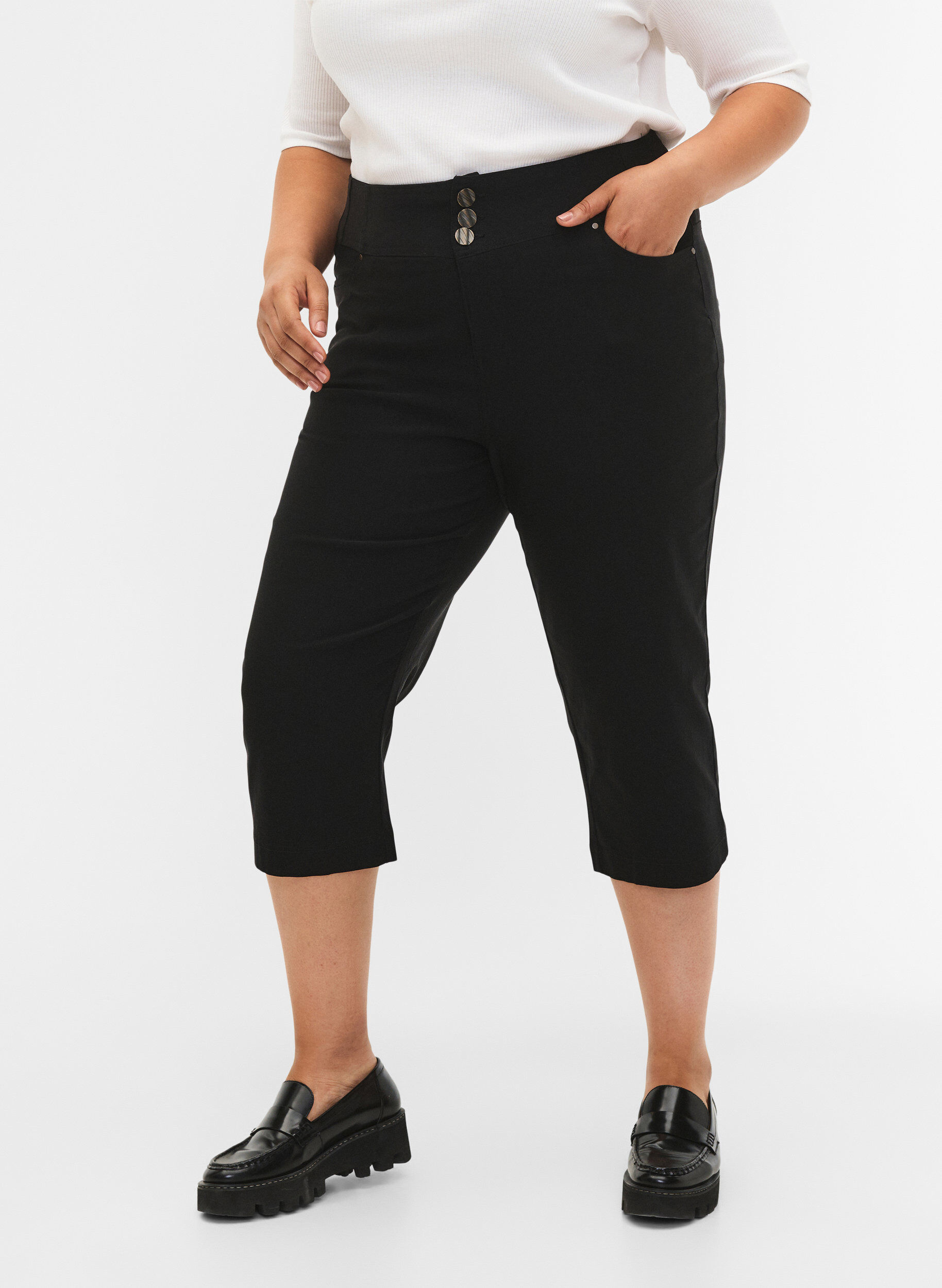 ZizziEng anliegende Capri-Hose mit hoher Taille, Black, Model image number 2