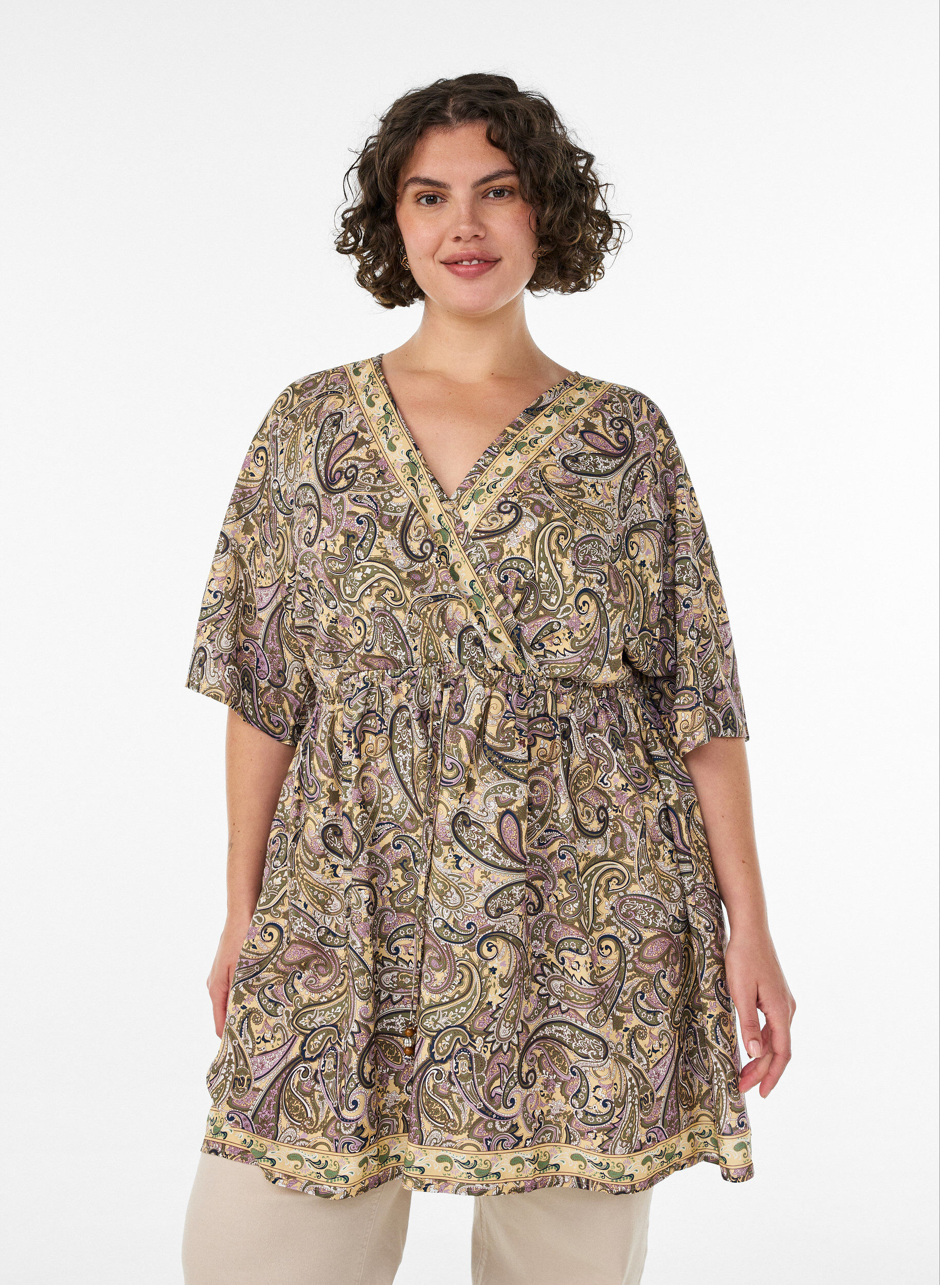 Tunika aus Viskose mit Paisley-Print und Bindeband, Gelb, Model
