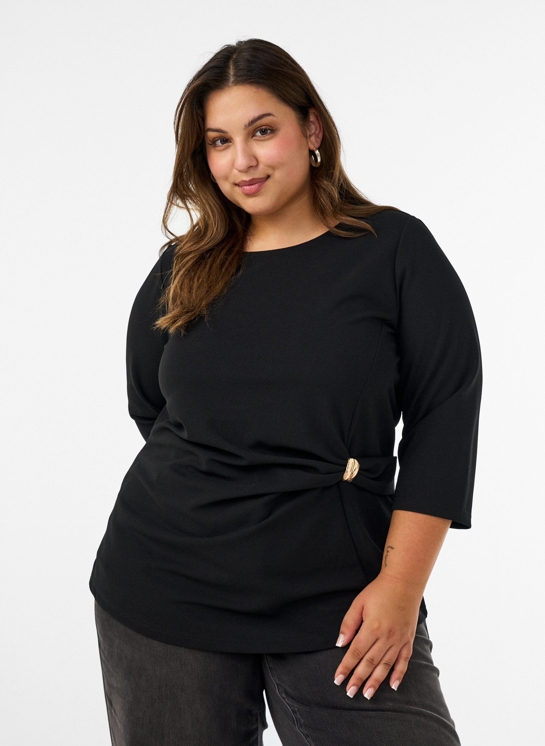 ZizziBluse mit asymmetrischer Drapierung und 3/4-&Auml;rmeln, Schwarz, Model image number 0