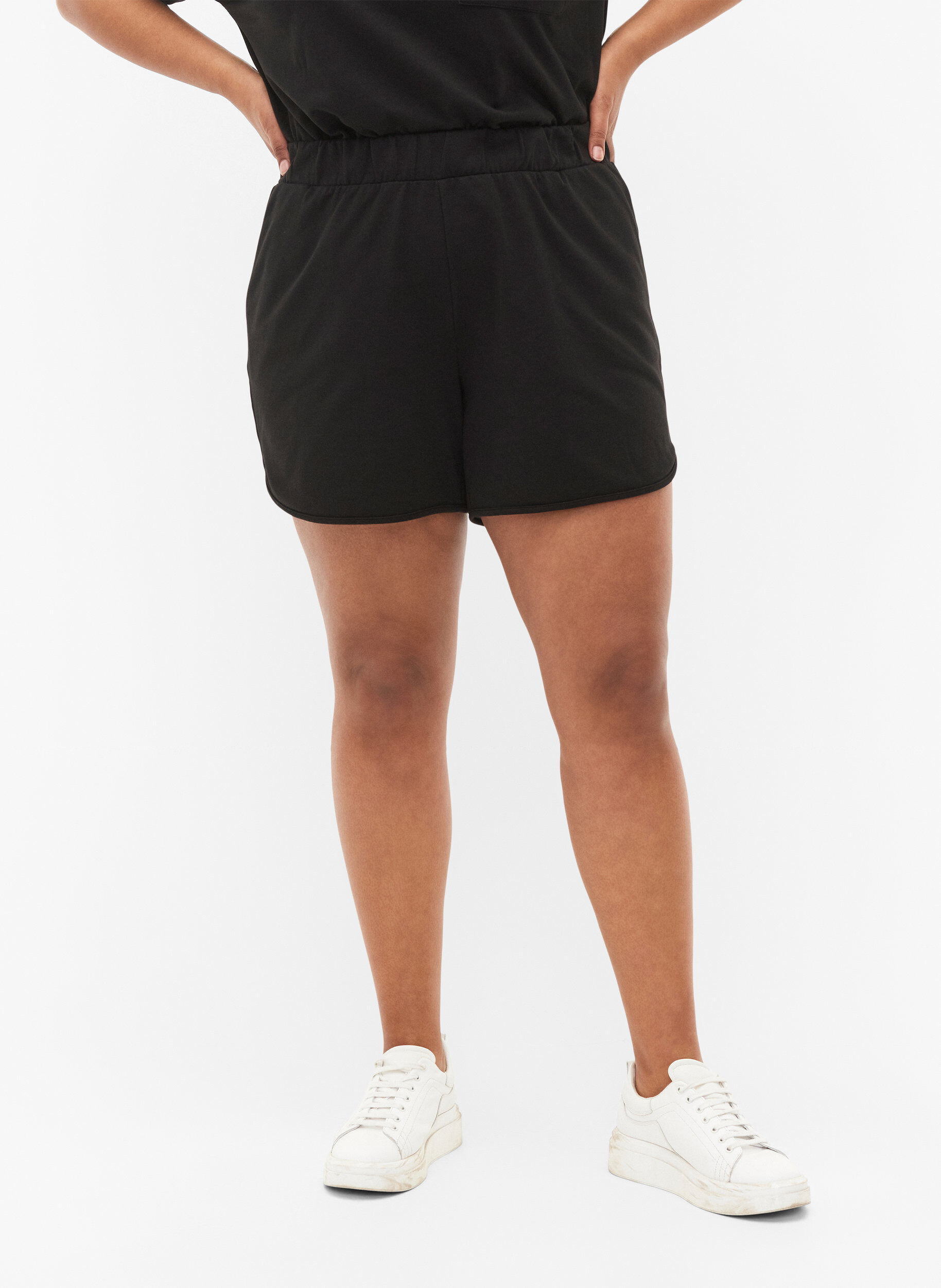 ZizziEinfarbige Shorts mit Taschen, Black, Model image number 2