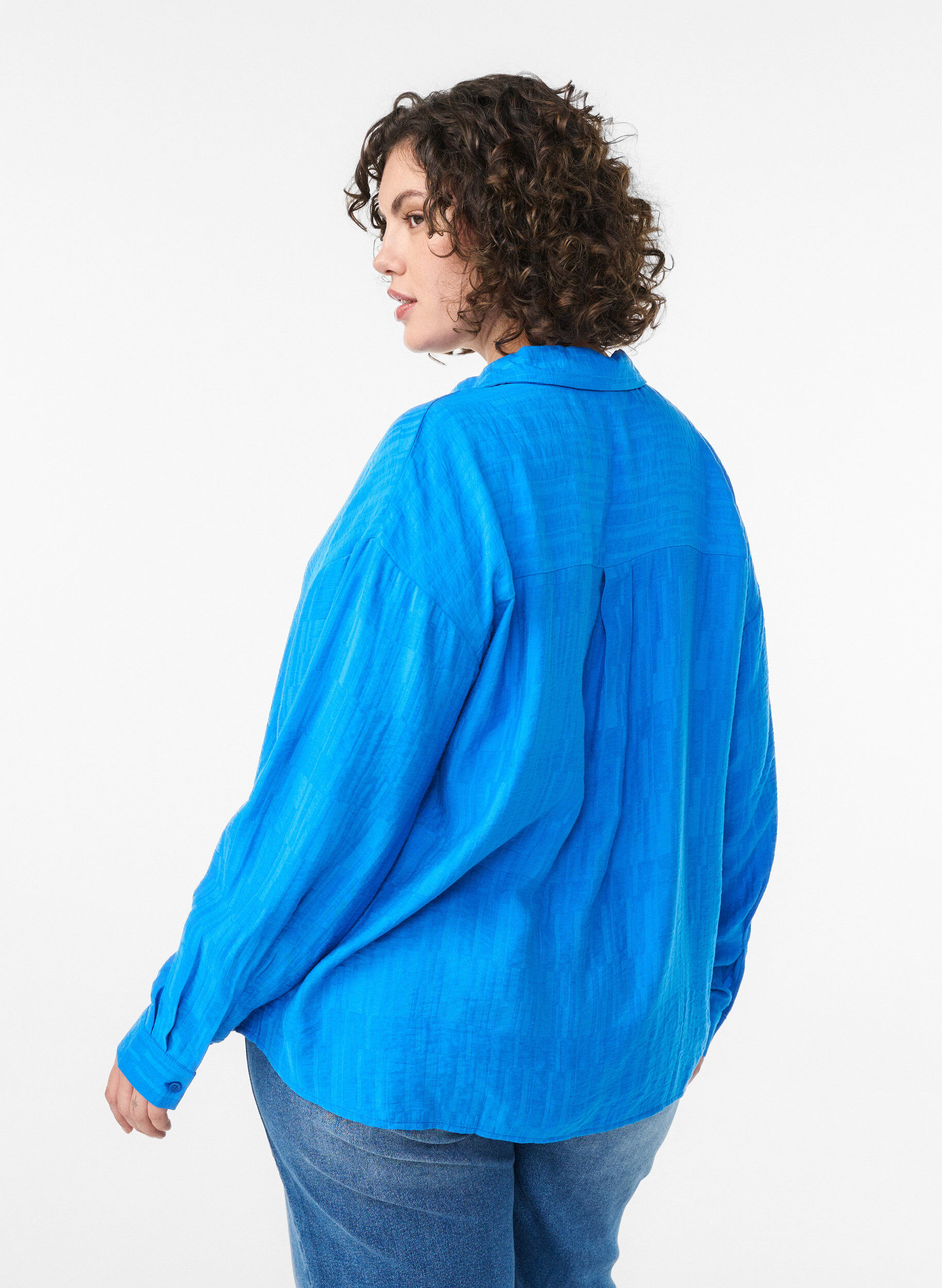 ZizziLockere Bluse mit Struktur und V-Ausschnitt, Blau, Model image number 2