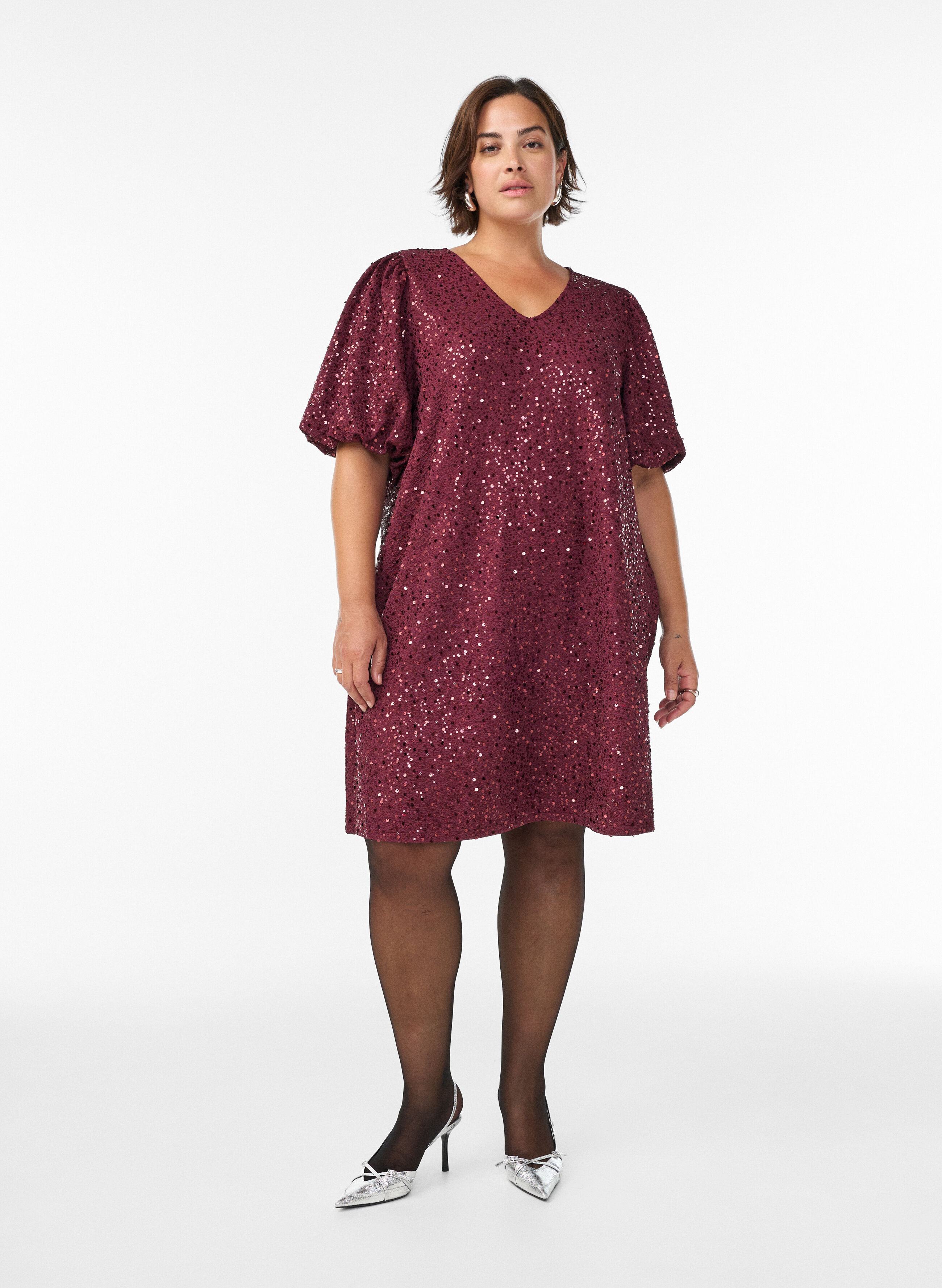 ZizziKleid mit Details, , Model