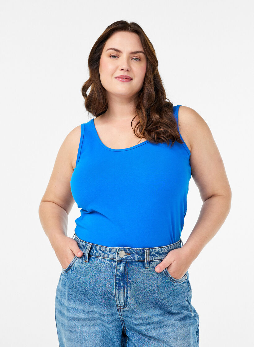 Einfarbiges Basic Top aus Baumwolle, Blau, Model image number 0