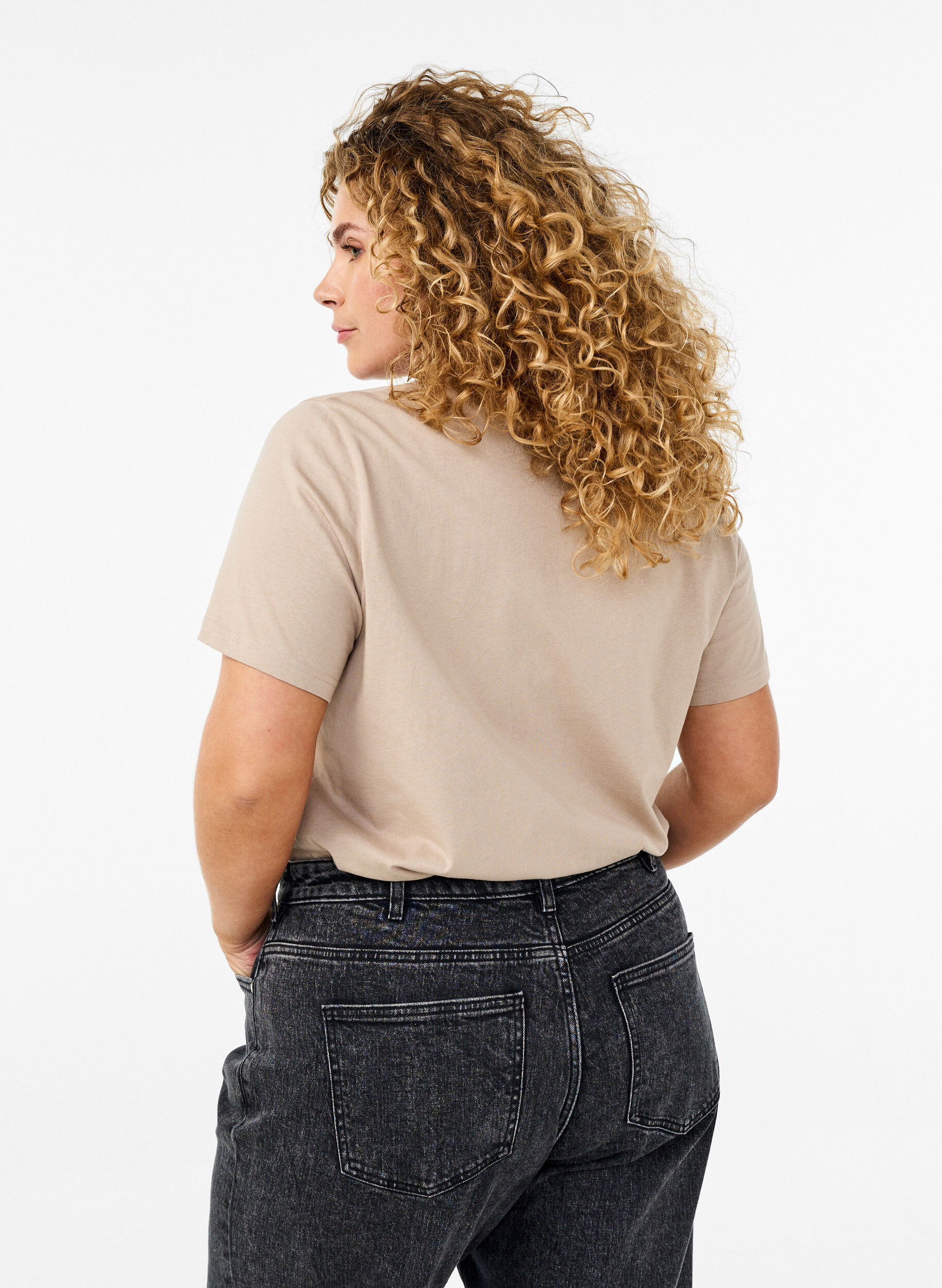 ZizziBasic-T-Shirt aus Baumwolle mit Rundhalsausschnitt, Beige, Model image number 2