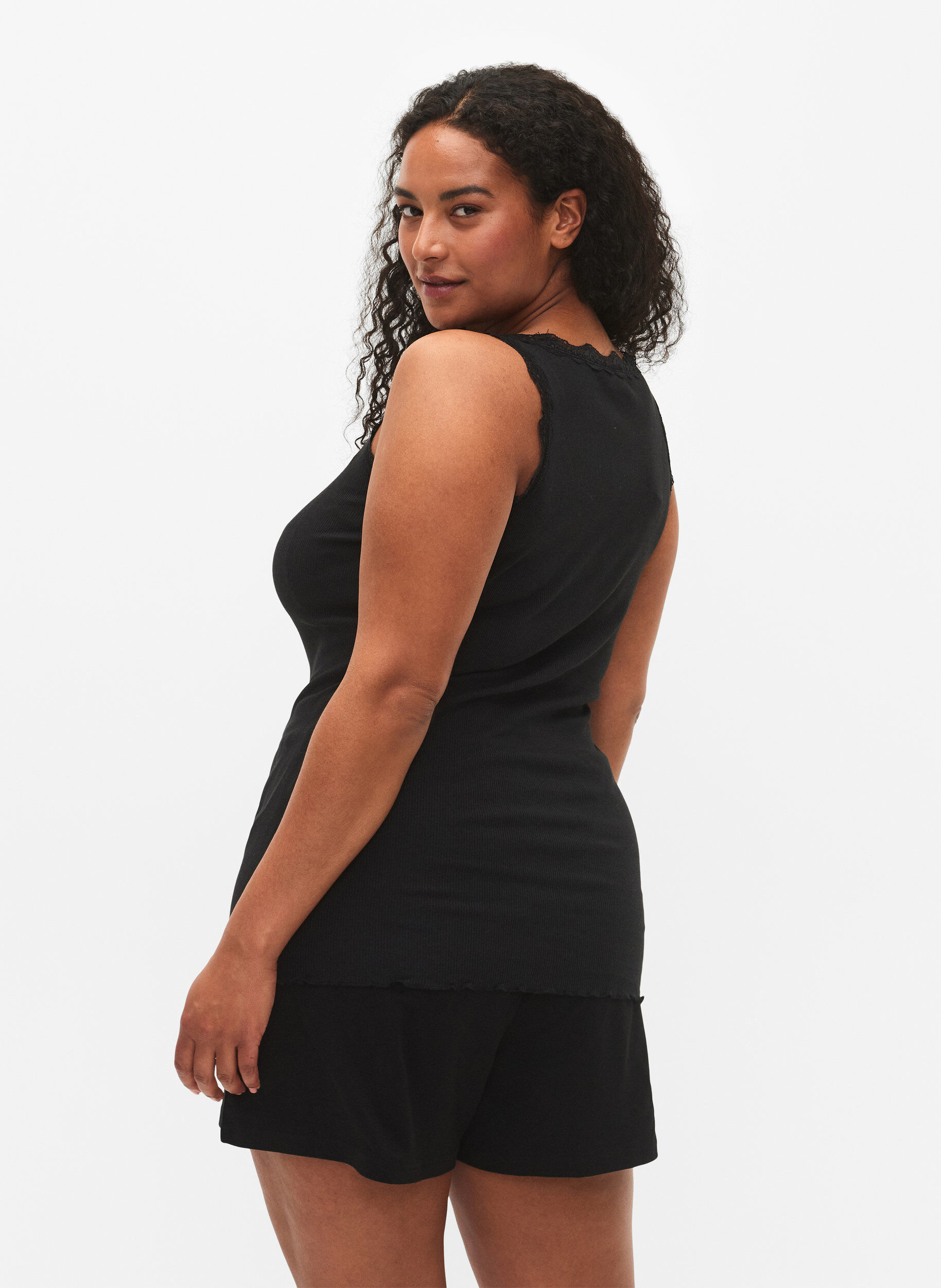 ZizziTop mit Spitzensaum, Schwarz, Model image number 2