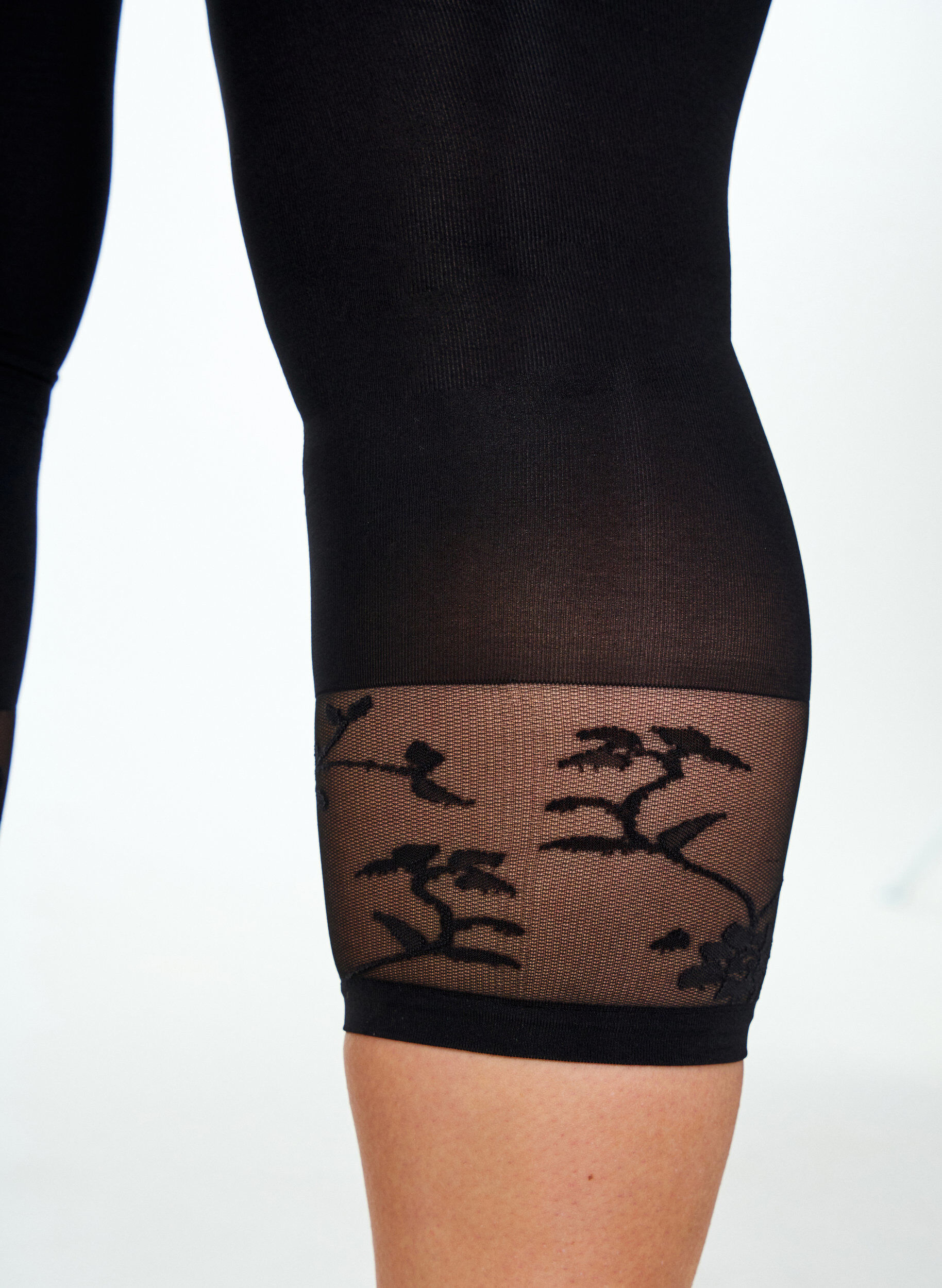 Zizzi50 Denier Strumpfhose mit Spitzensaum, Schwarz, Packshot image number 3