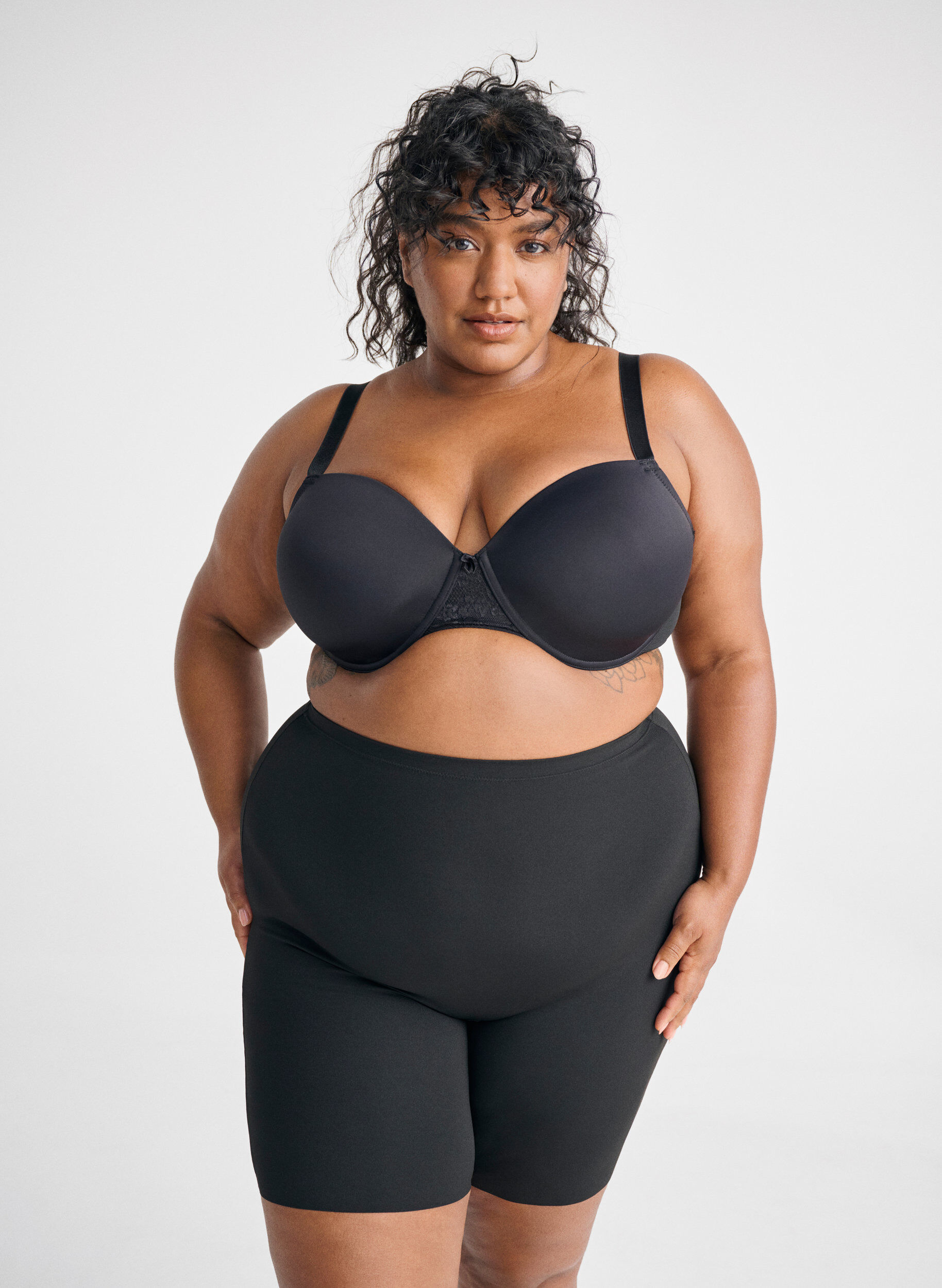 ZizziLight Shapewear Shorts mit hoher Taille, Schwarz, Image image number 0