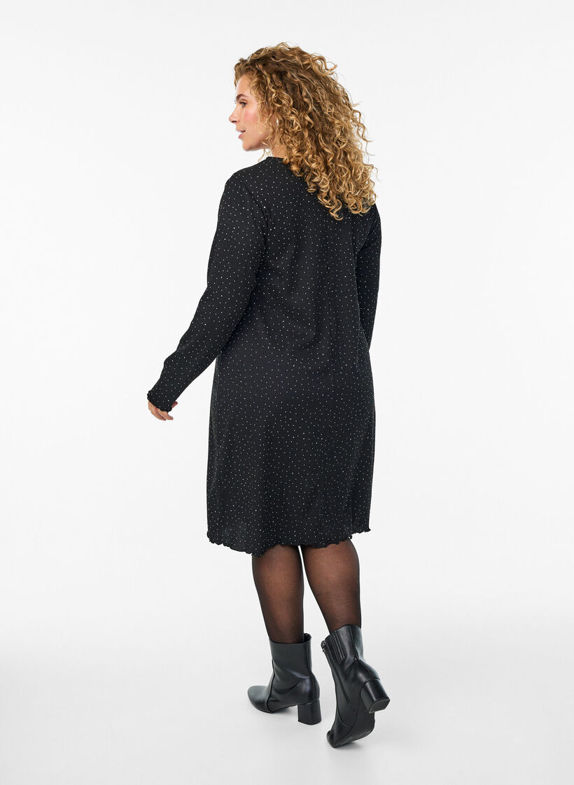 Kleid mit Strasssteinen und Bogenkanten, Schwarz, Model