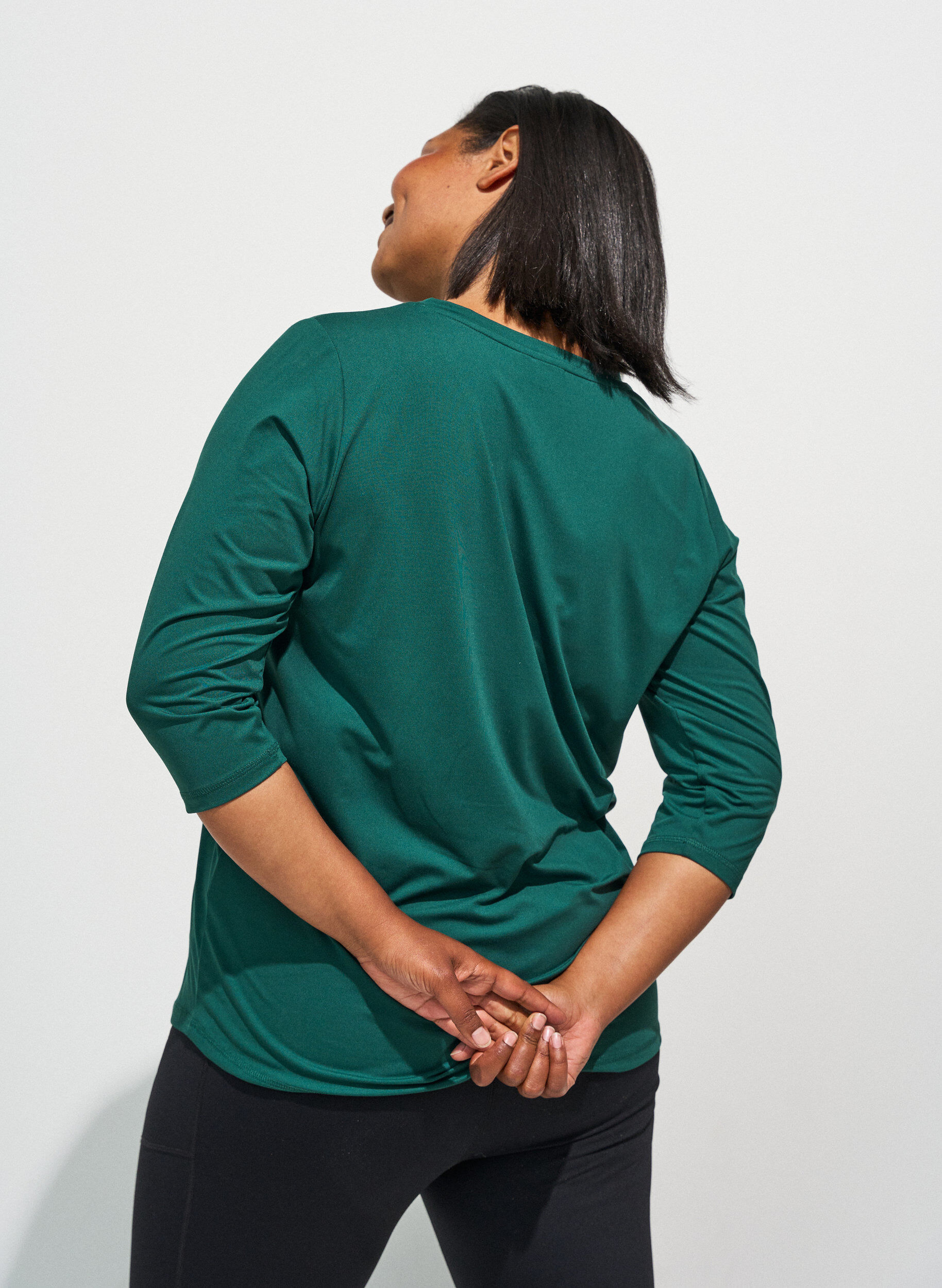 ZizziTrainingsshirt mit 3/4-&Auml;rmeln, Gr&uuml;n, Model image number 2
