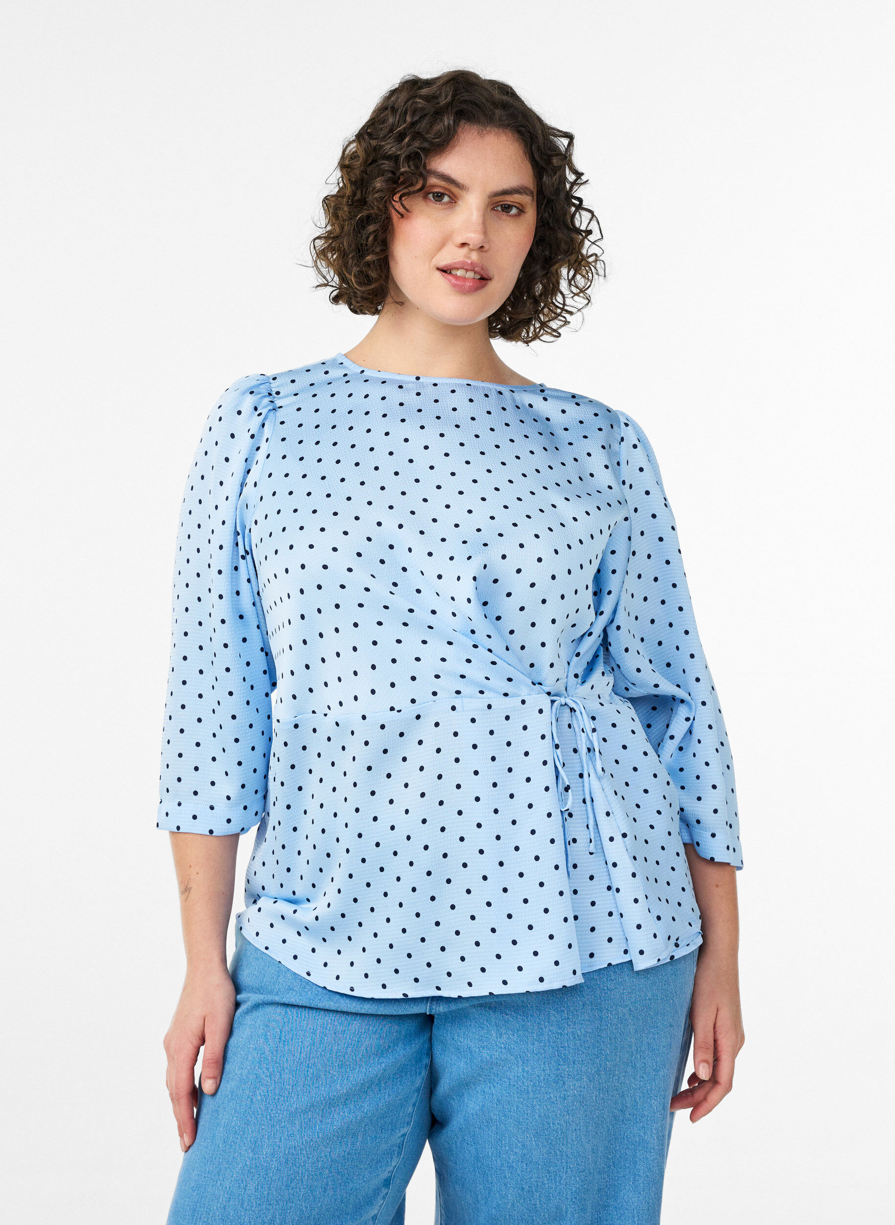 ZizziGepunktete Bluse mit Bindeband und 3/4-&Auml;rmeln, Blau, Model image number 0