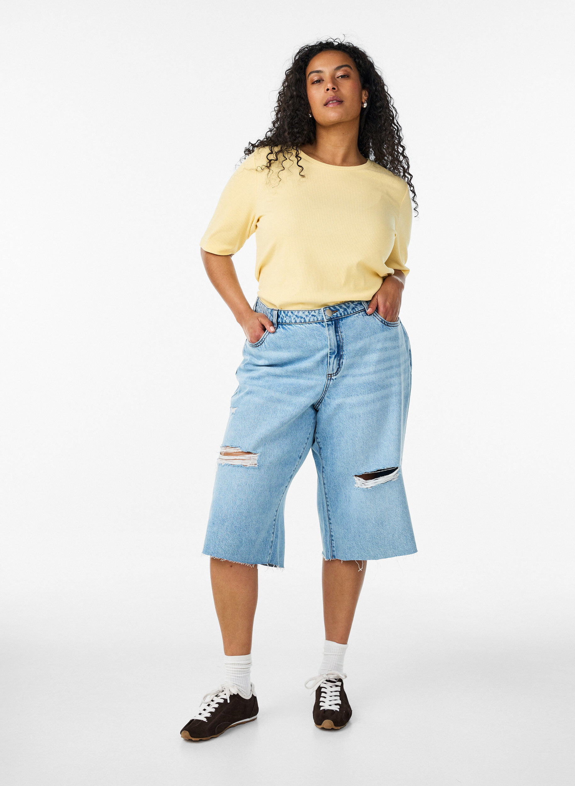 ZizziBluse aus geripptem Jersey mit kurzen &Auml;rmeln, Gelb, Model image number 1