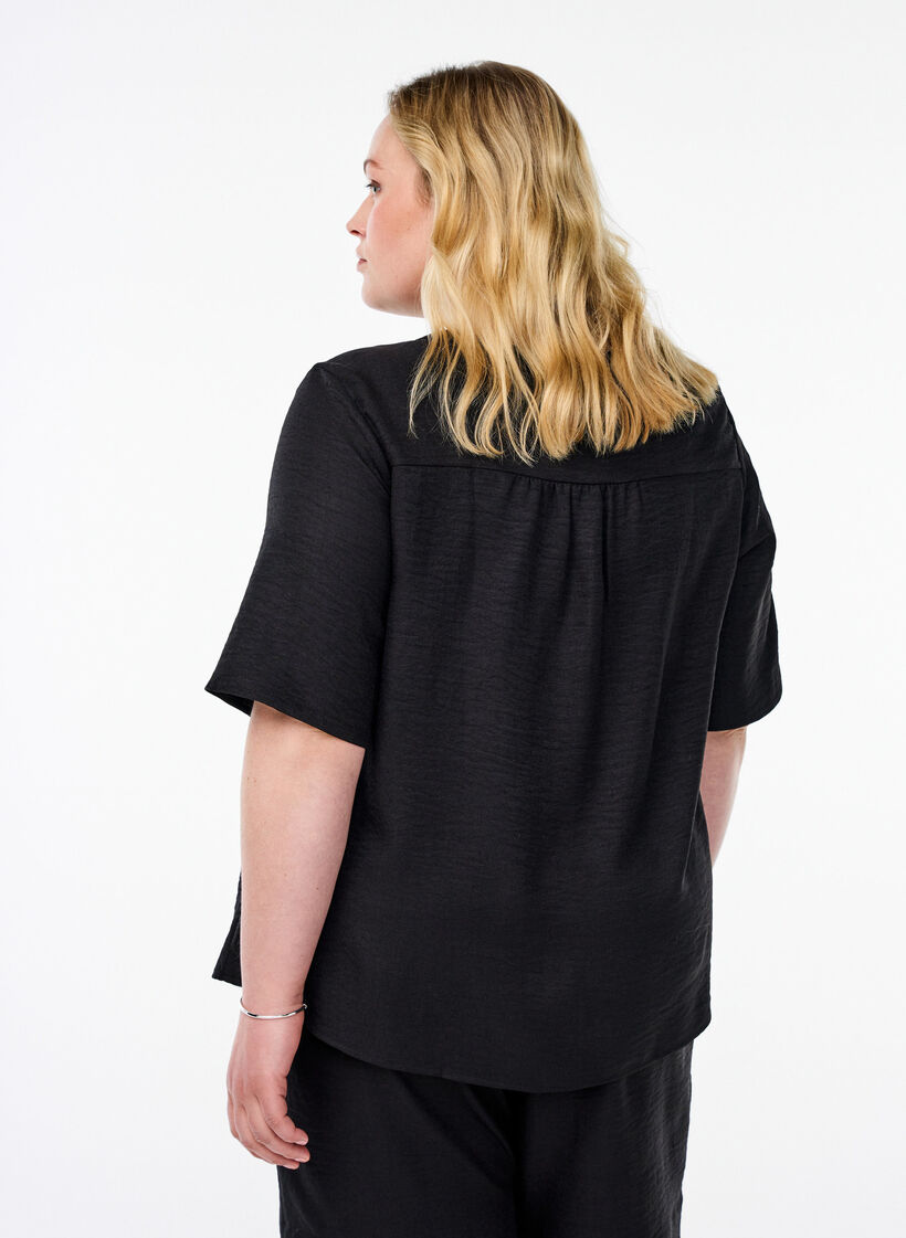 Hemdbluse mit V-Ausschnitt und kurzen &Auml;rmeln, Schwarz, Model image number 2