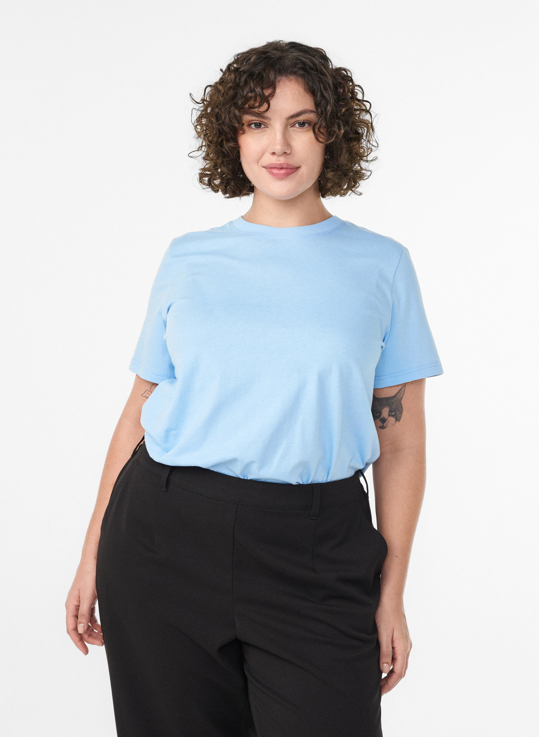 ZizziBasic-T-Shirt aus Baumwolle mit Rundhalsausschnitt, Blau, Model image number 0