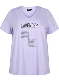 T-Shirt aus Baumwolle mit V-Ausschnitt und Text, Lavender w. Text, Packshot