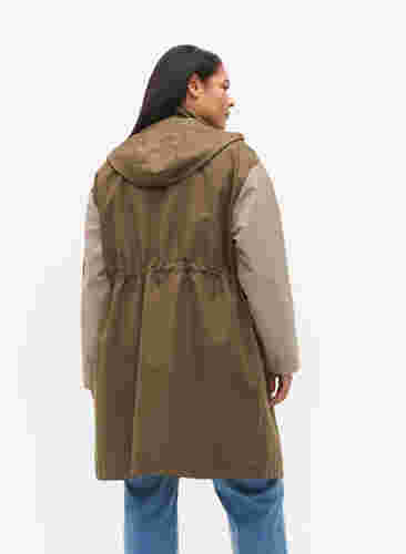 Kontrastfarbene Jacke mit Taschen, Dark Olive Comb., Model image number 1