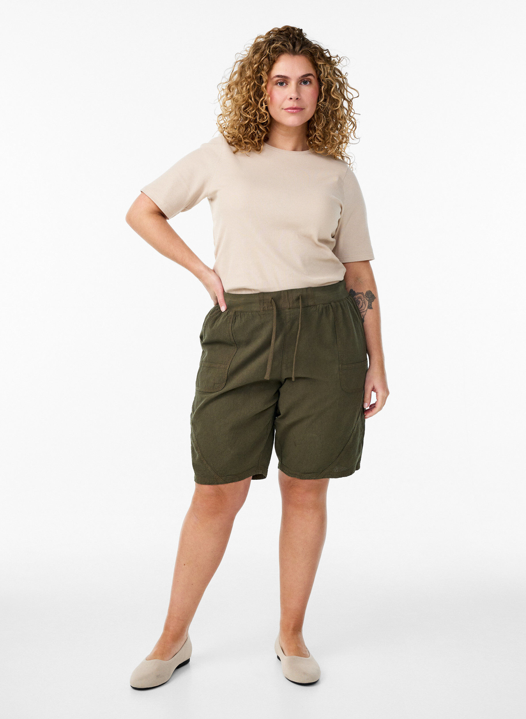 ZizziLockere Shorts aus Baumwolle mit Taschen, Gr&uuml;n, Model image number 1