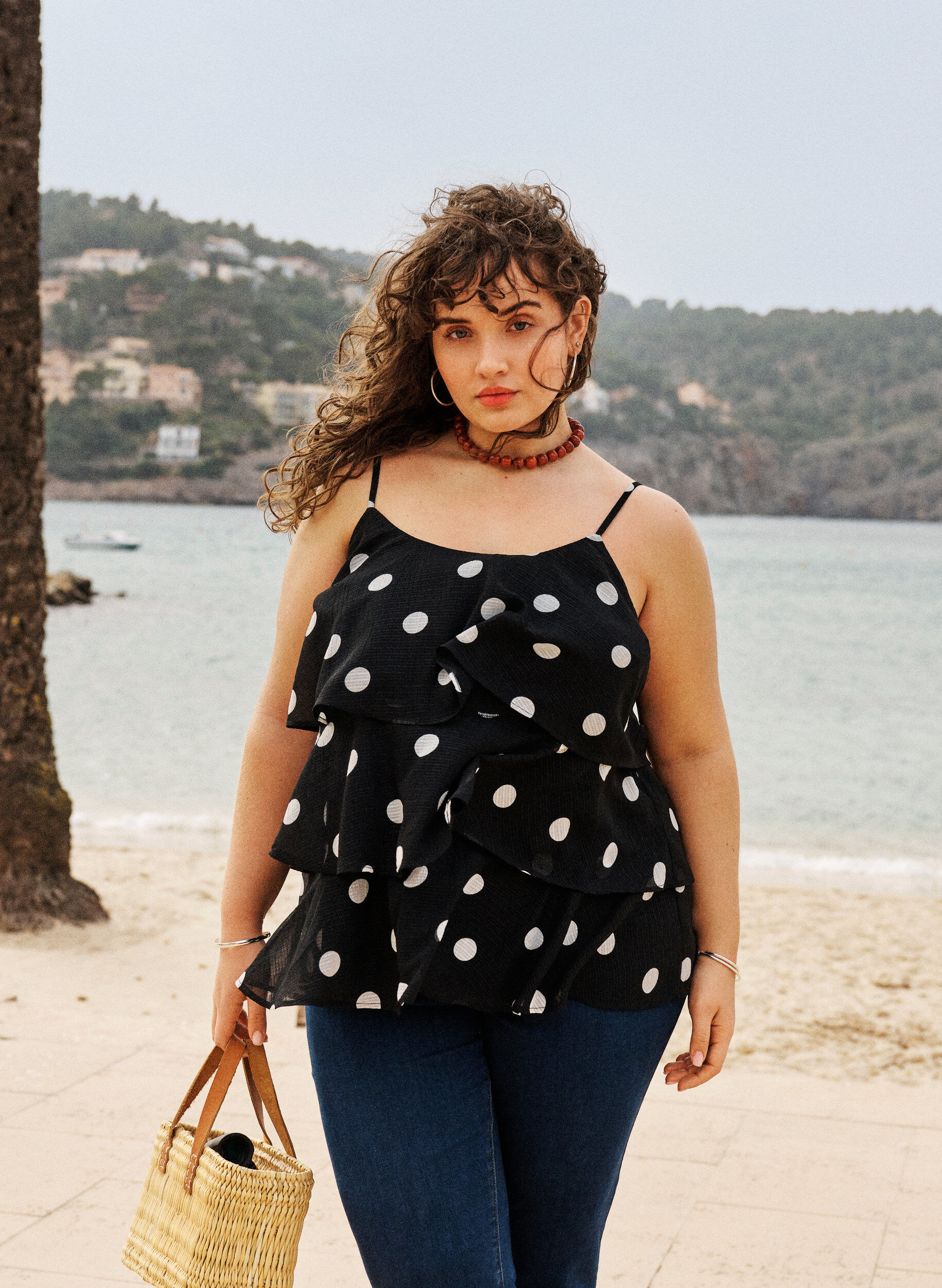 ZizziLagen-Top mit R&uuml;schen und Spaghettitr&auml;gern, Schwarz, Image image number 0