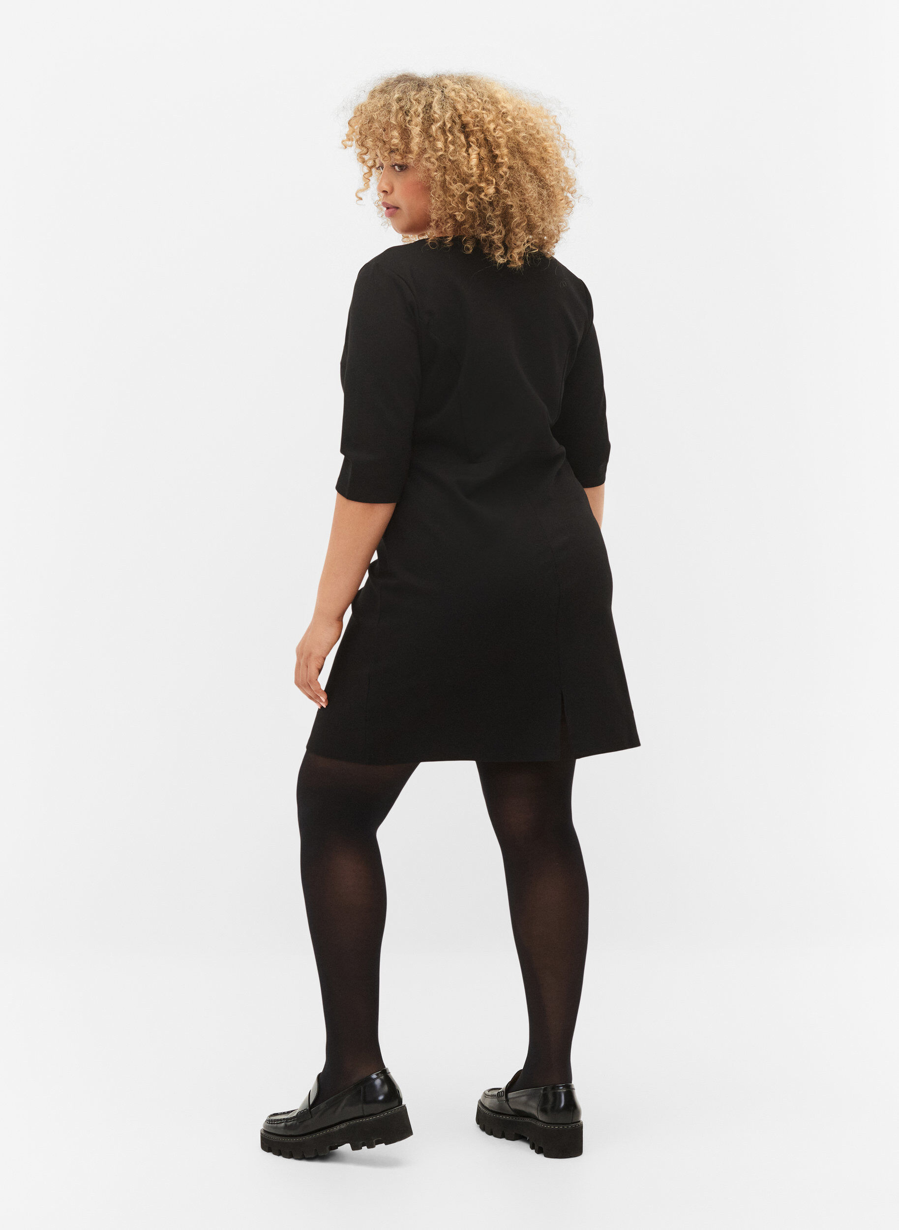 ZizziUnifarbenes Kleid mit 3/4 &Auml;rmeln und Schlitz, Black, Model image number 1