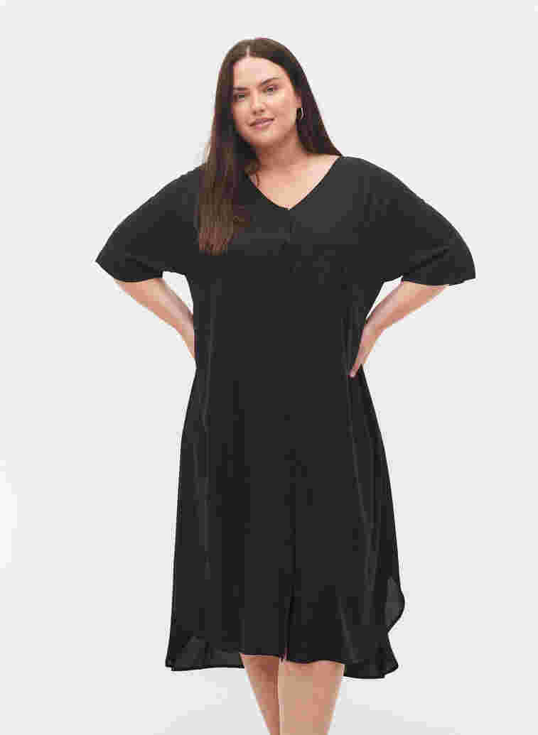Kurzärmeliges Hemdkleid aus Viskose, Black, Model