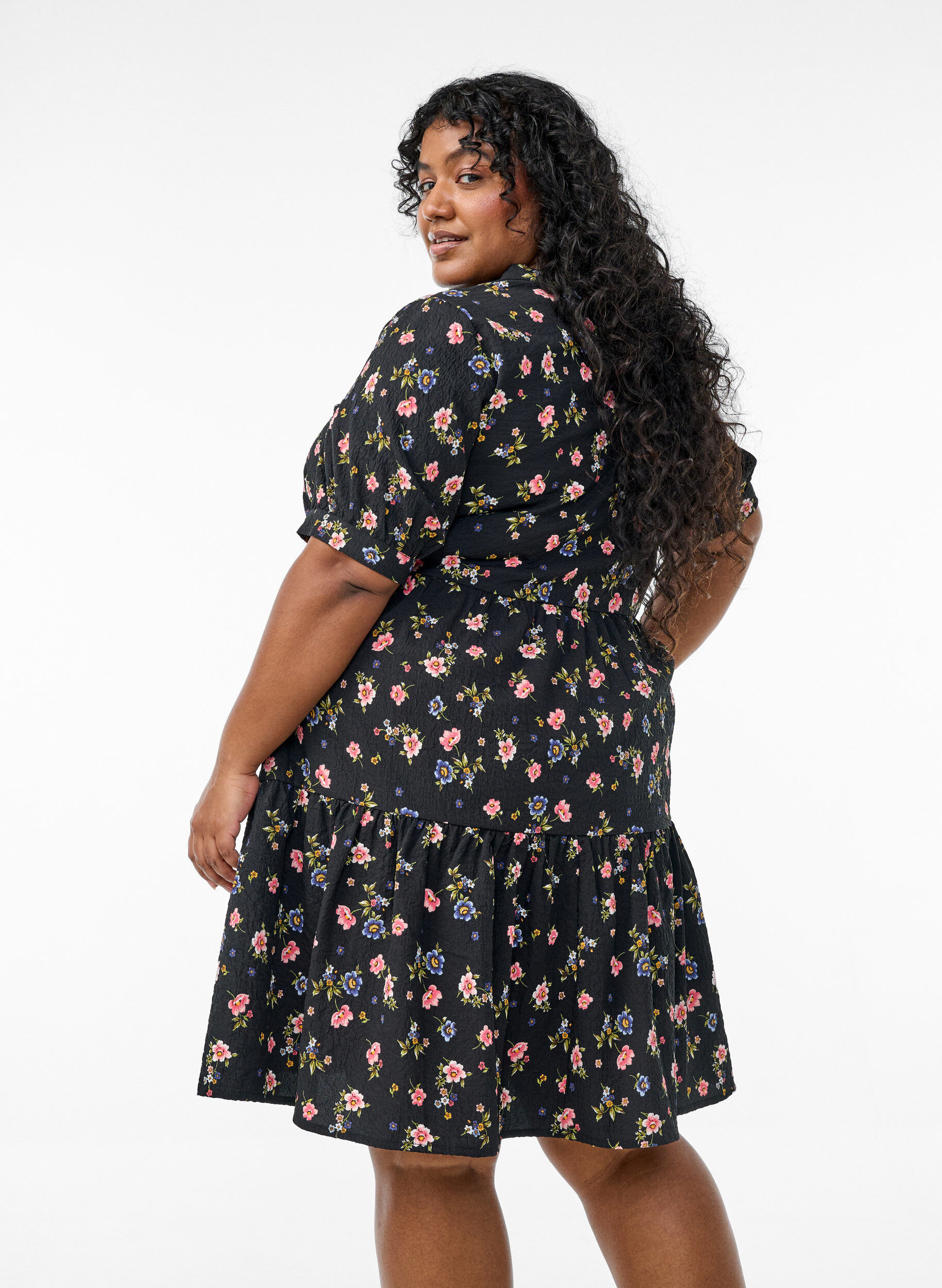 ZizziFLASH - Kurzes A-Linien-Kleid, Schwarz, Model image number 1