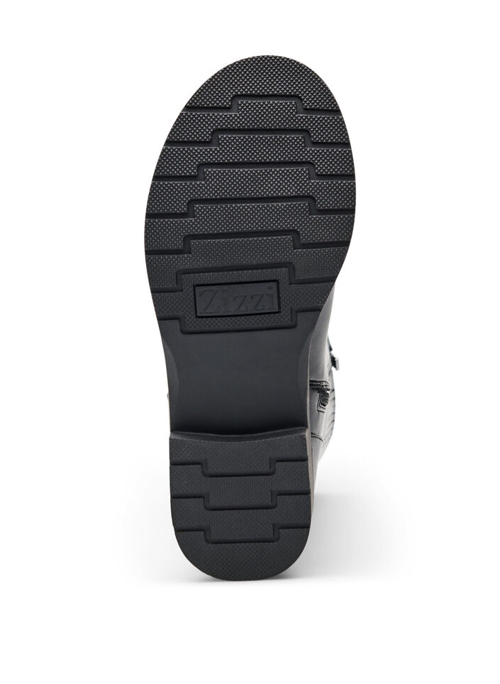 Extra-Weite - Hoher Lederstiefel mit dekorativen Schnallen, Schwarz, Packshot