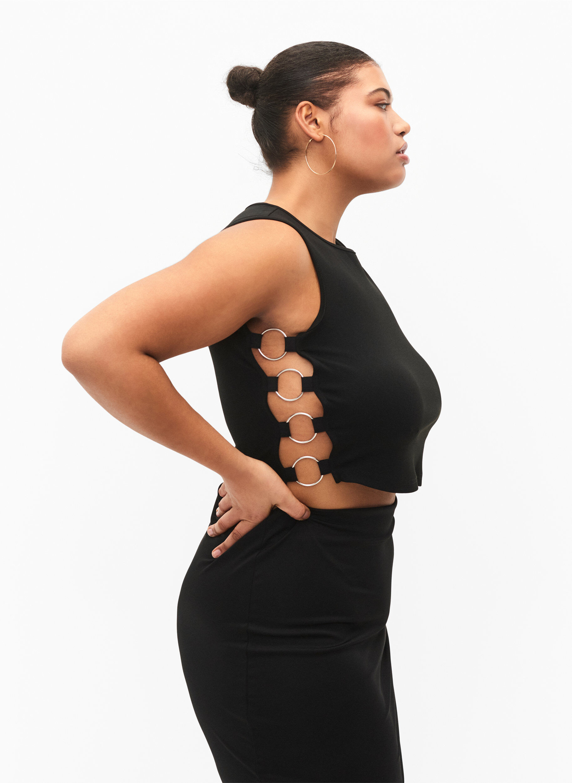 ZizziKurzes Oberteil mit offenem Seitendetail, Black, Model image number 2