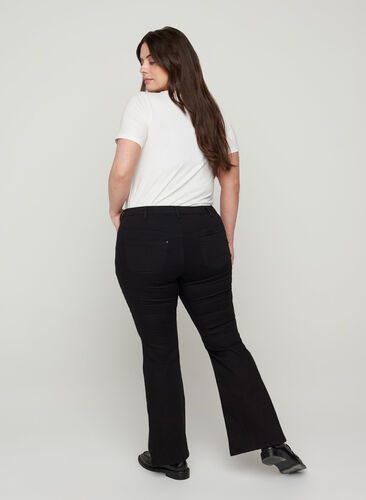 Ellen Bootcut Jeans mit hoher Taille, Black, Model image number 1