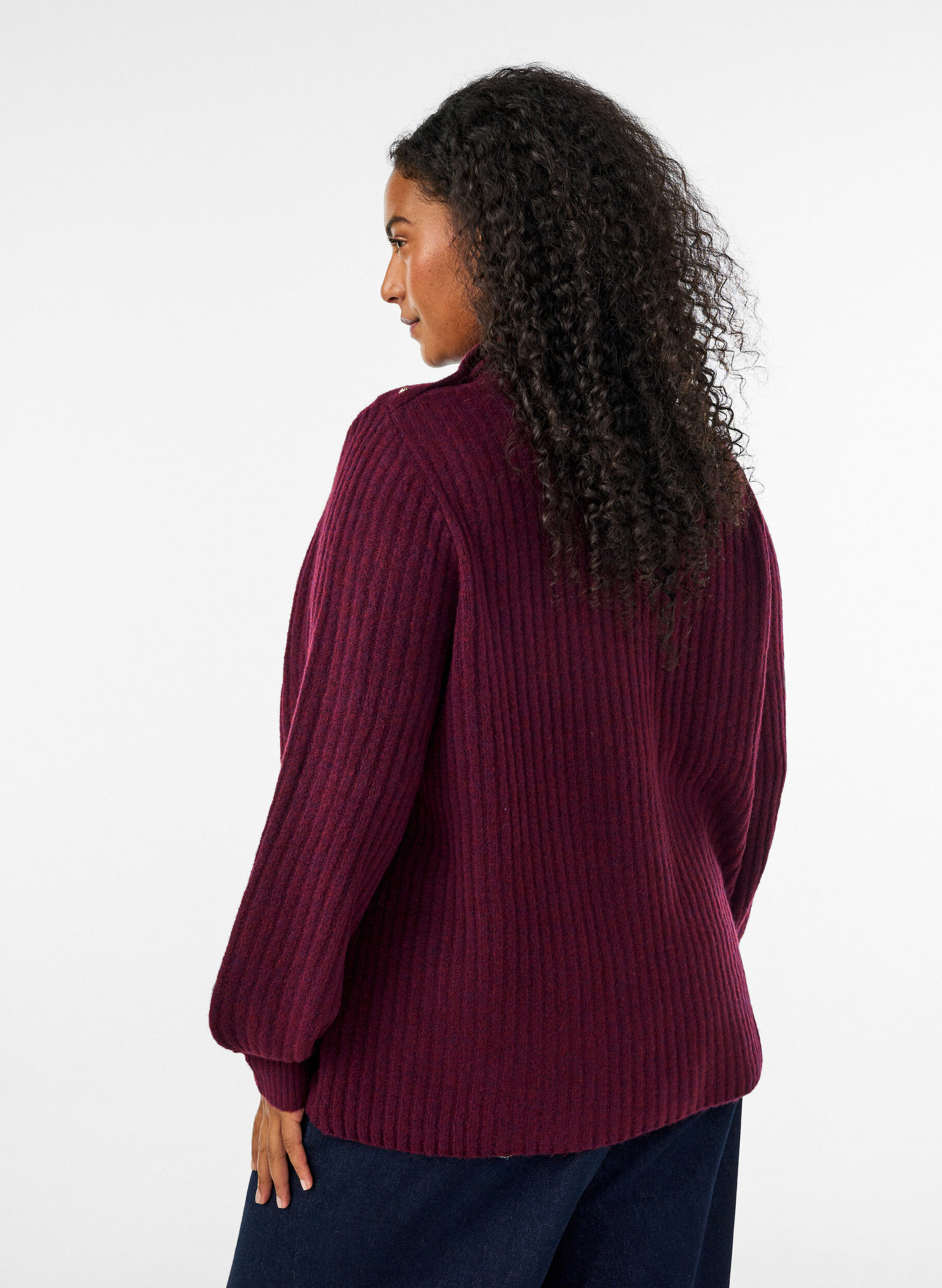 ZizziPullover aus Rippstrick mit Puff&auml;rmeln und Kn&ouml;pfen, Dunkles Bordeaux, Model image number 2