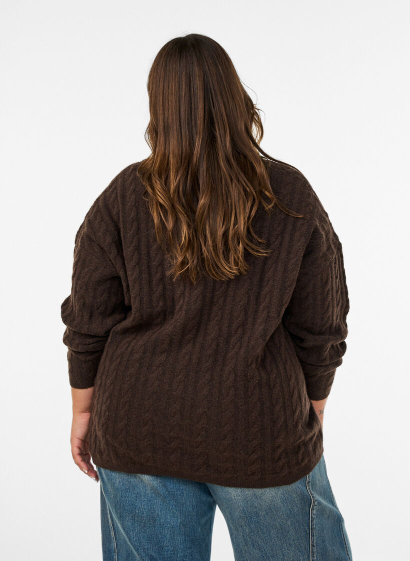 Bluse aus Strick mit Zopfmuster und V-Ausschnitt, Braun, Model image number 2