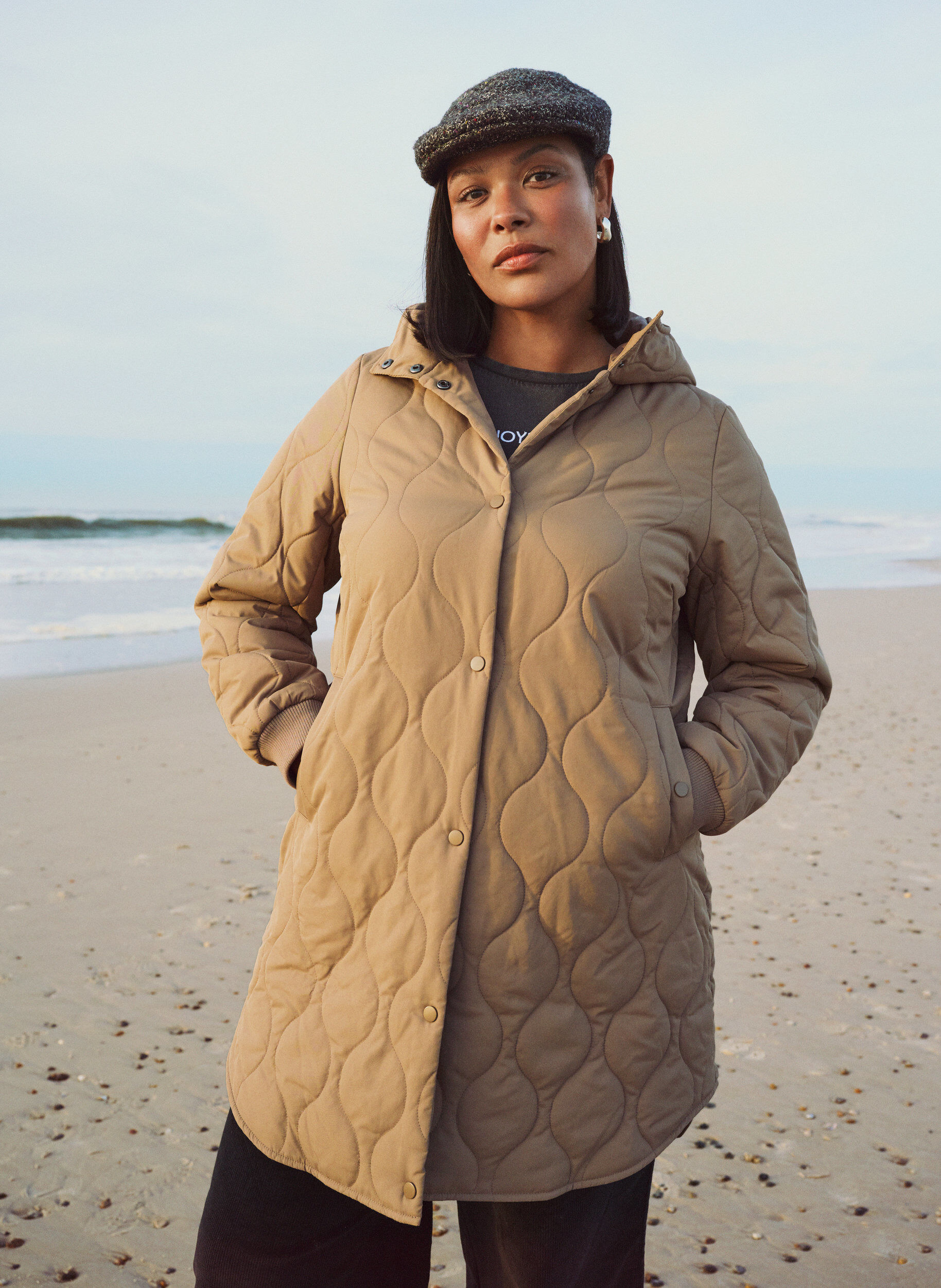 ZizziMittellange Steppjacke mit Kapuze, Braun, Image image number 0