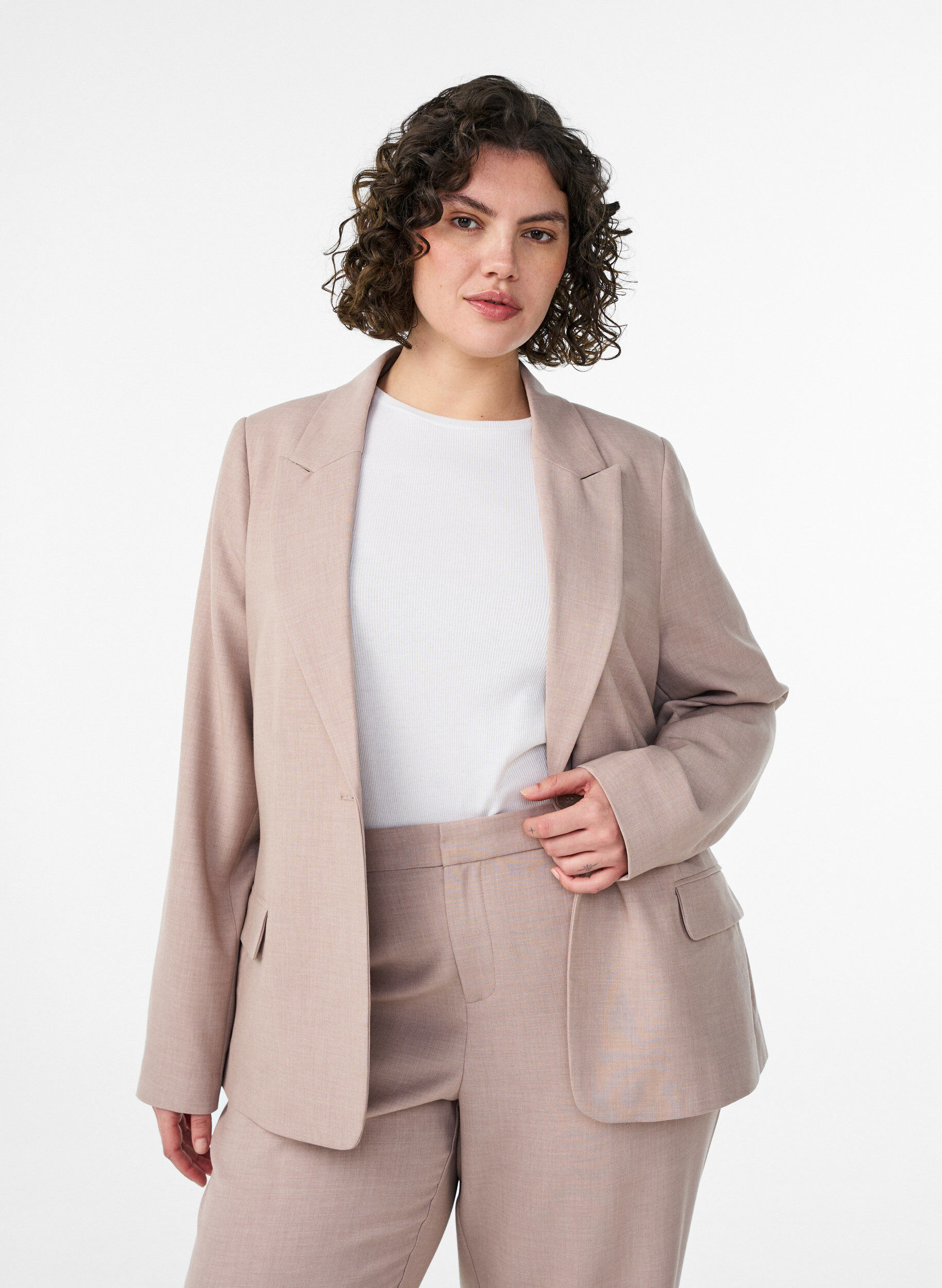Klassischer Blazer mit Ein-Knopf-Verschluss und Taschen, Beige, Model