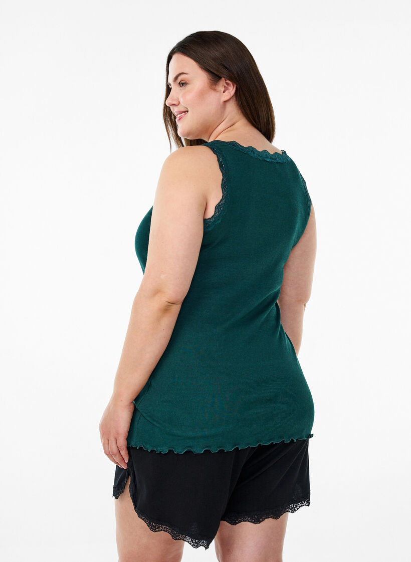 Top mit Spitzensaum, Gr&uuml;n, Model image number 2