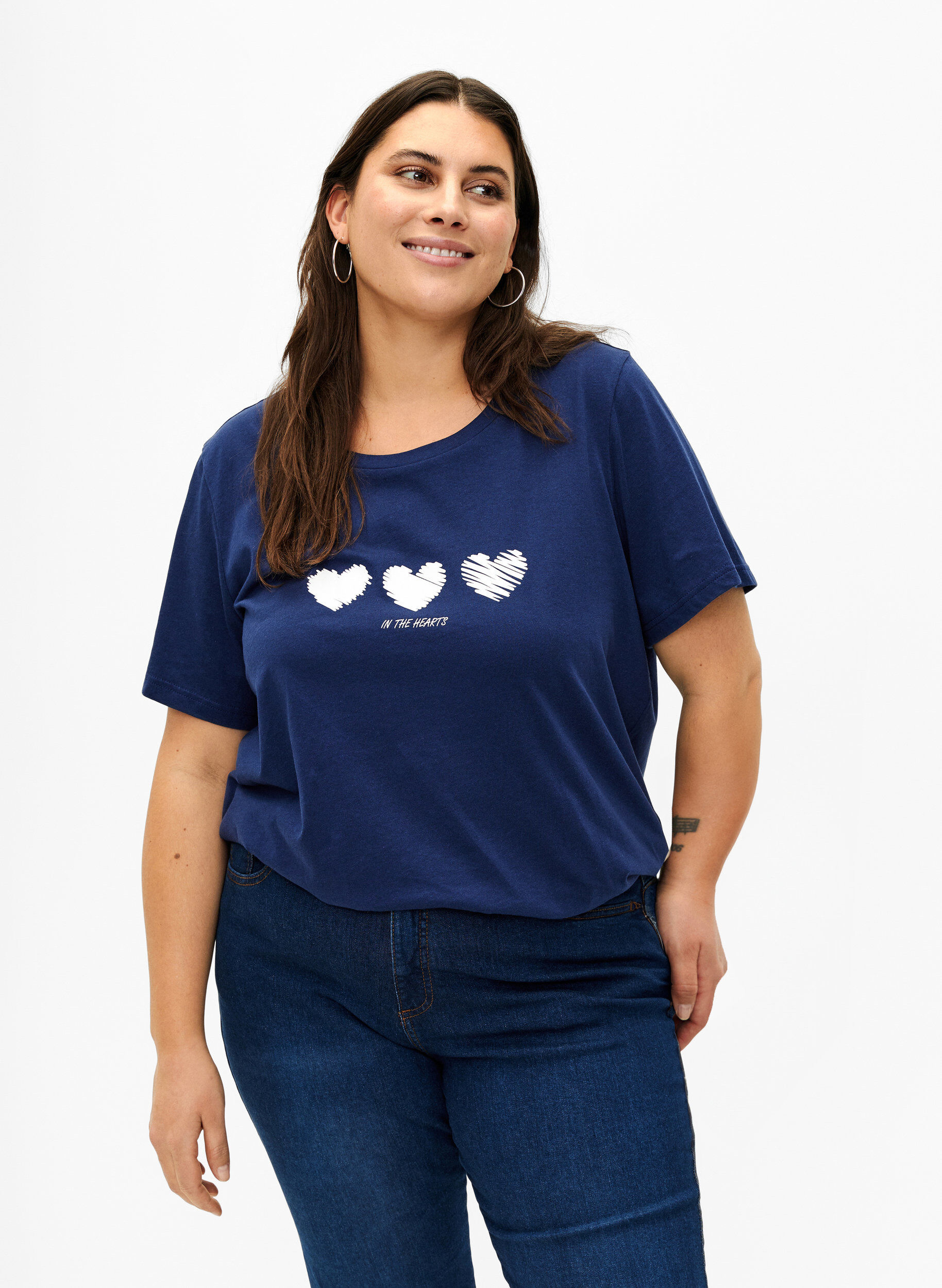 ZizziT-Shirt aus Baumwolle mit Rundhalsausschnitt und Aufdruck, Medieval B.W. Hearts, Model image number 0