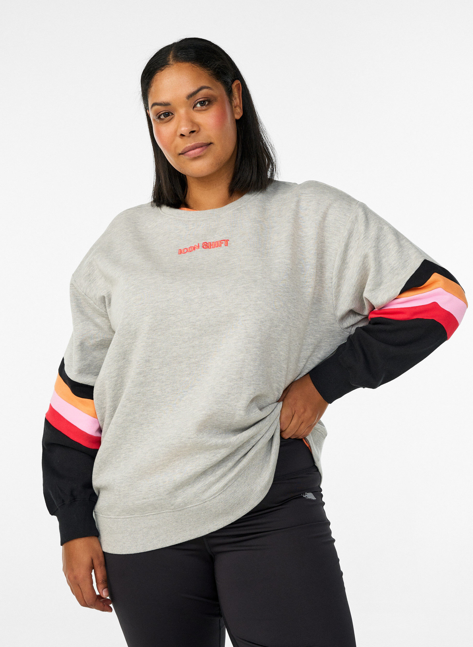ZizziLockeres Sweatshirt mit Kontrastdetails an den &Auml;rmeln, Grau, Model image number 0