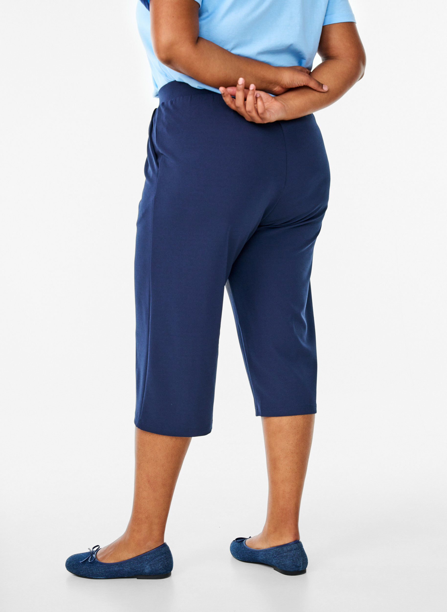 ZizziHochtaillierte Knickerbocker mit lockerem Schnitt, Blau, Model image number 1