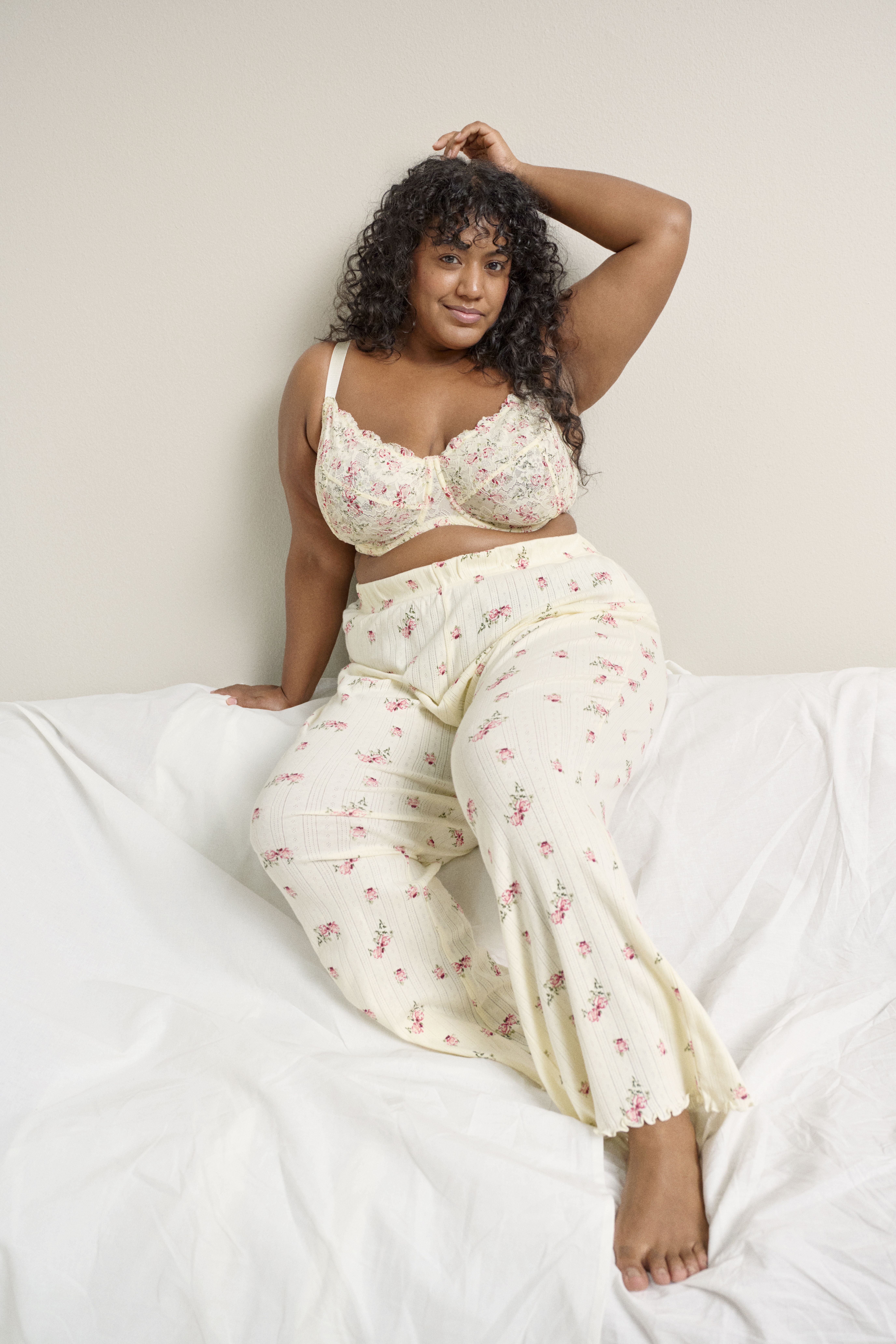 Spitze und Blumen, , Model