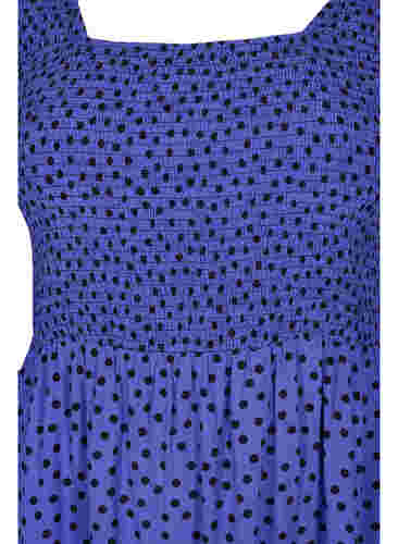 Gepunktetes Kleid aus Viskose mit Smock, R.Blue w. Black Dot, Packshot image number 2