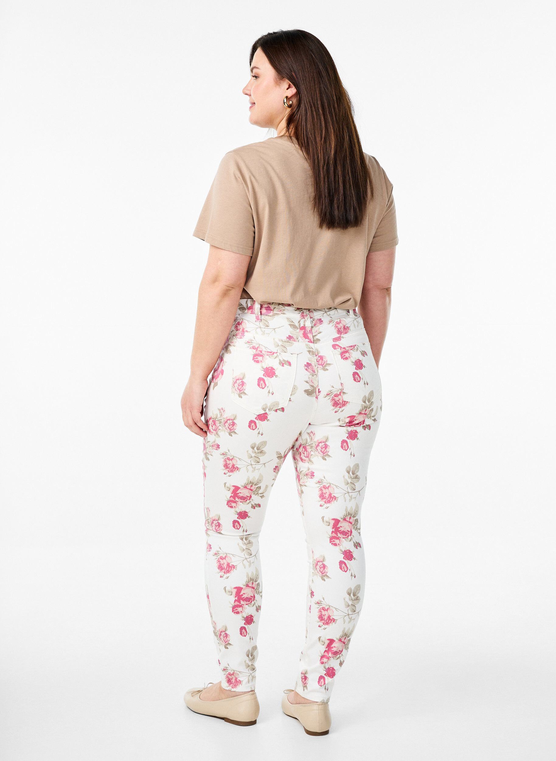 ZizziSuper-schmale Amy Jeans mit Blumenprint, Vanille, Model image number 1