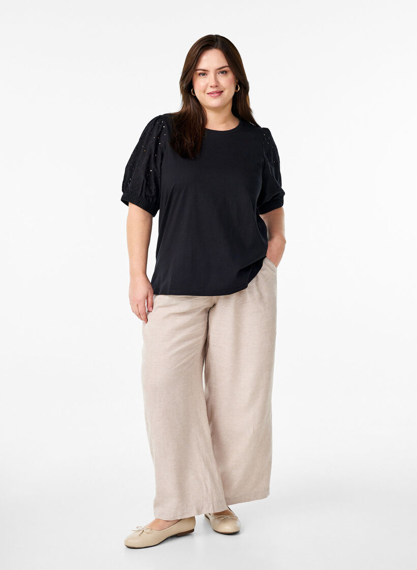 T-Shirt mit Ärmeln in Broderie Anglaise, Schwarz, Model image number 1